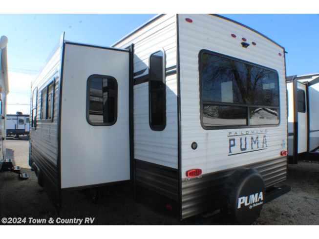 2023 Palomino Puma 27RLSS - Used Travel Trailer For Sale by Town & Country RV in Clyde, Ohio