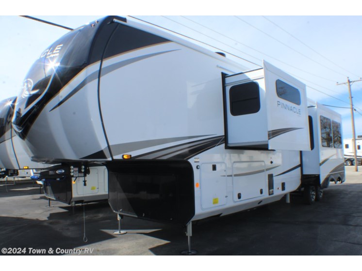 New 2024 Jayco Pinnacle 38FBRK available in Clyde, Ohio