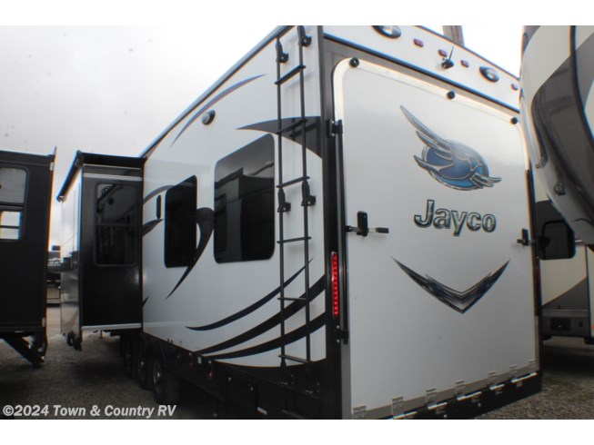 2016 Jayco Seismic Wave 412W - Used Toy Hauler For Sale by Town & Country RV in Clyde, Ohio