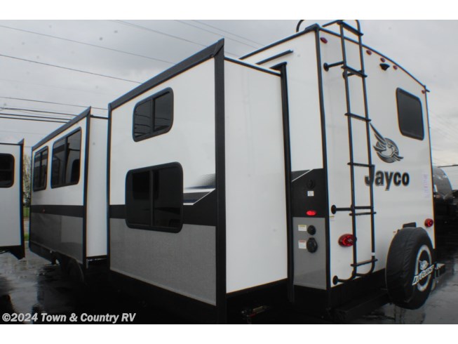 2024 Jayco Jay Flight 331BTS - New Travel Trailer For Sale by Town & Country RV in Clyde, Ohio