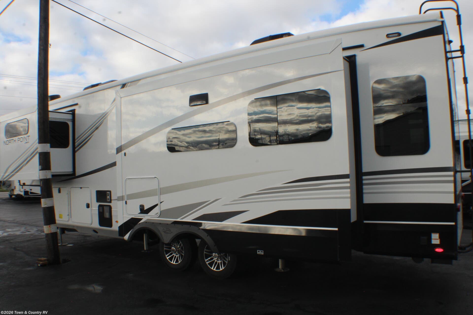 2025 Jayco North Point 310RLTS - New Fifth Wheel For Sale by Town & Country RV in Clyde, Ohio