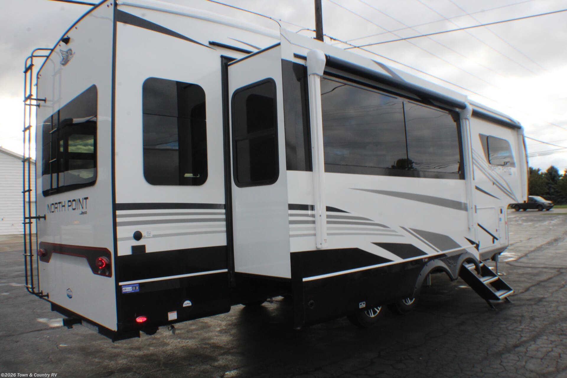 2025 North Point 310RLTS by Jayco from Town & Country RV in Clyde, Ohio
