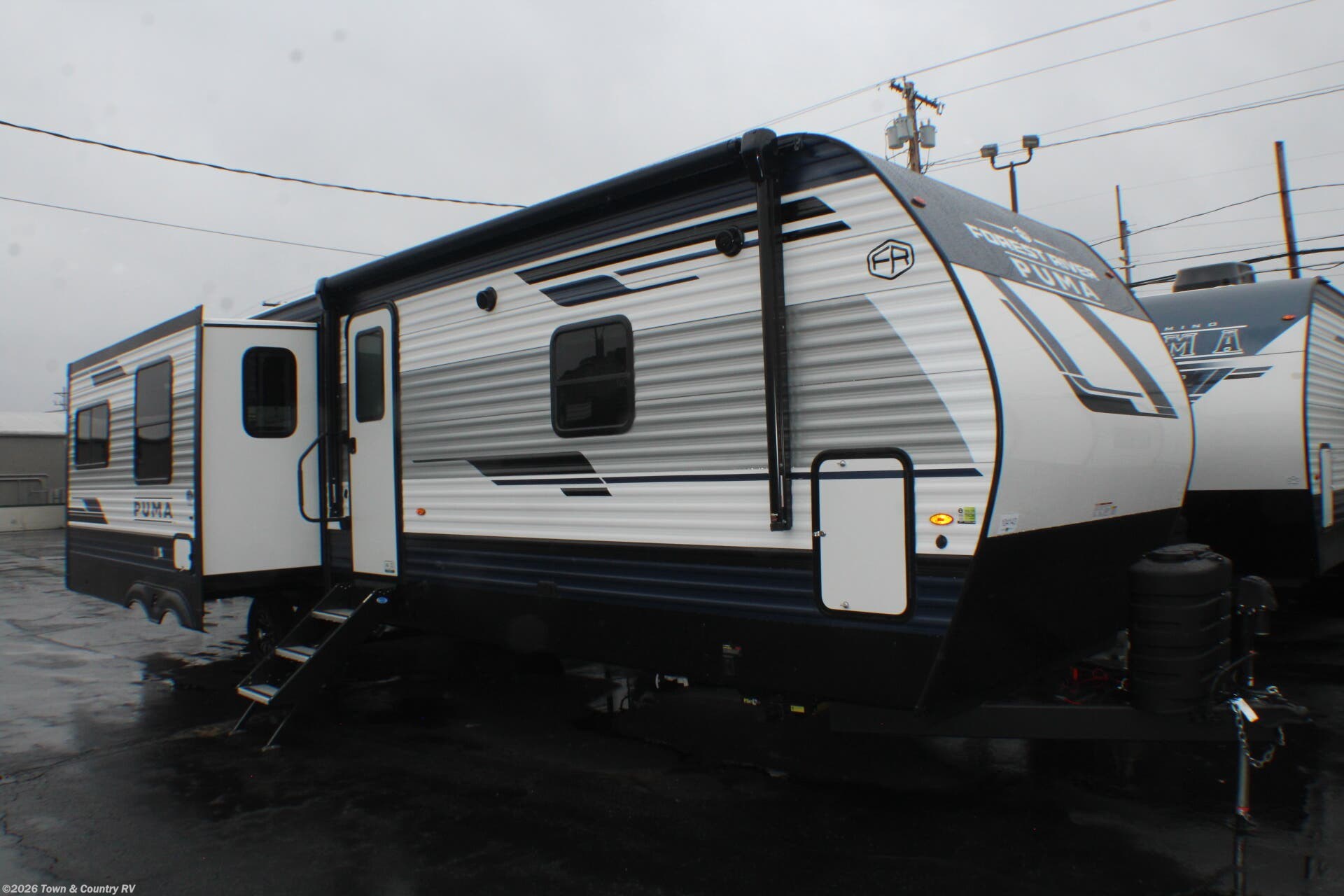 New 2025 Palomino Puma 31RLQS available in Clyde, Ohio