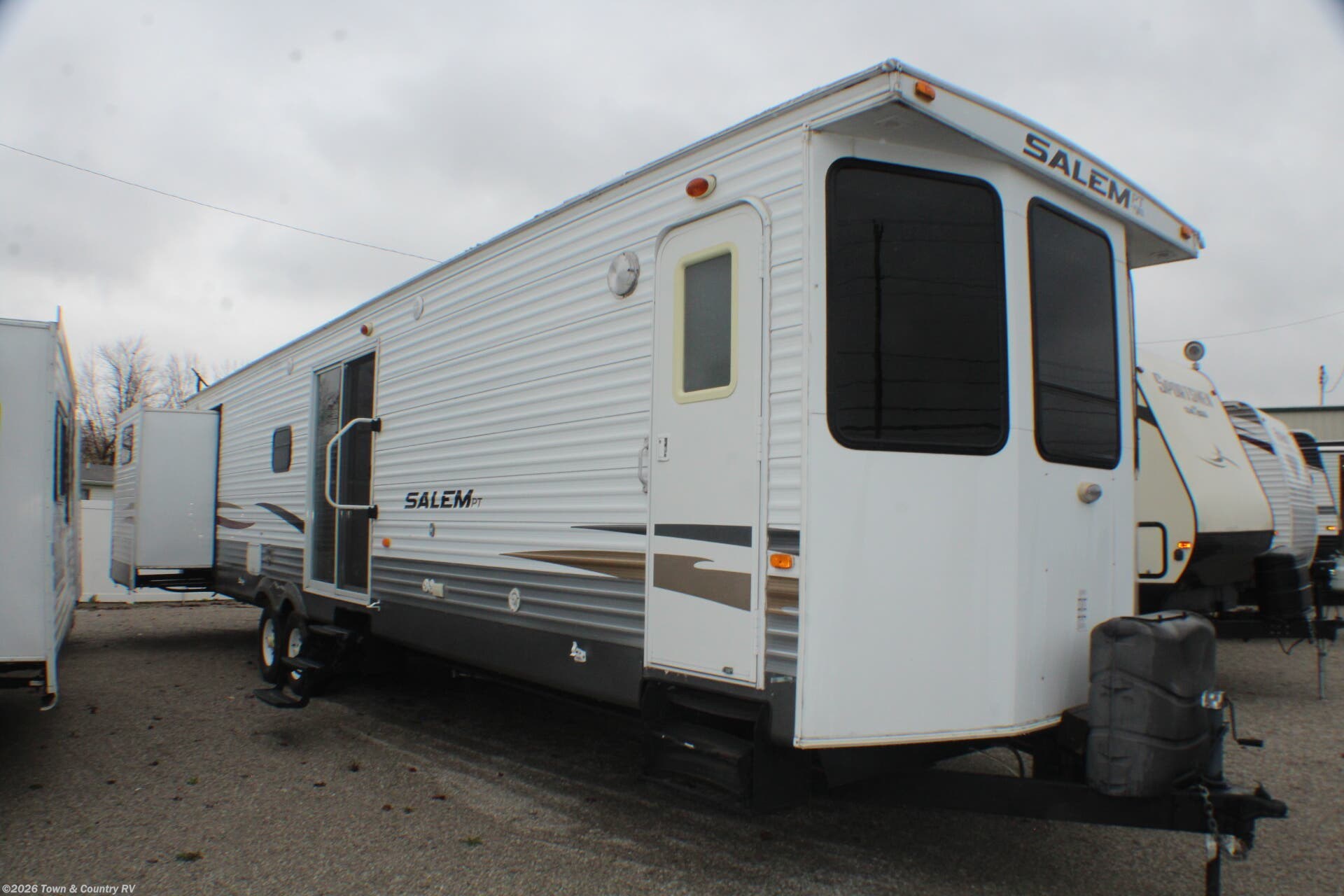 Used 2010 Forest River Salem 403FB available in Clyde, Ohio