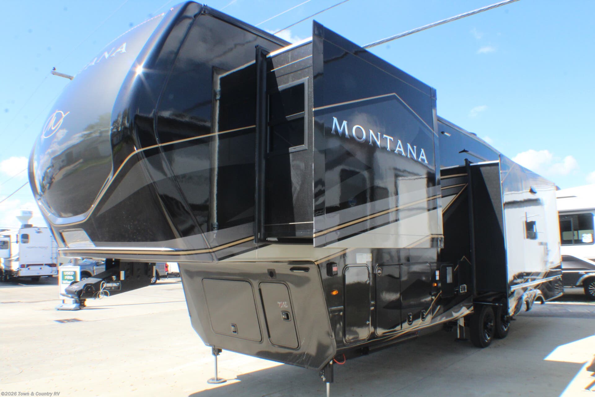 2025 Keystone Montana 3123RL - New Fifth Wheel For Sale by Town & Country RV in Clyde, Ohio