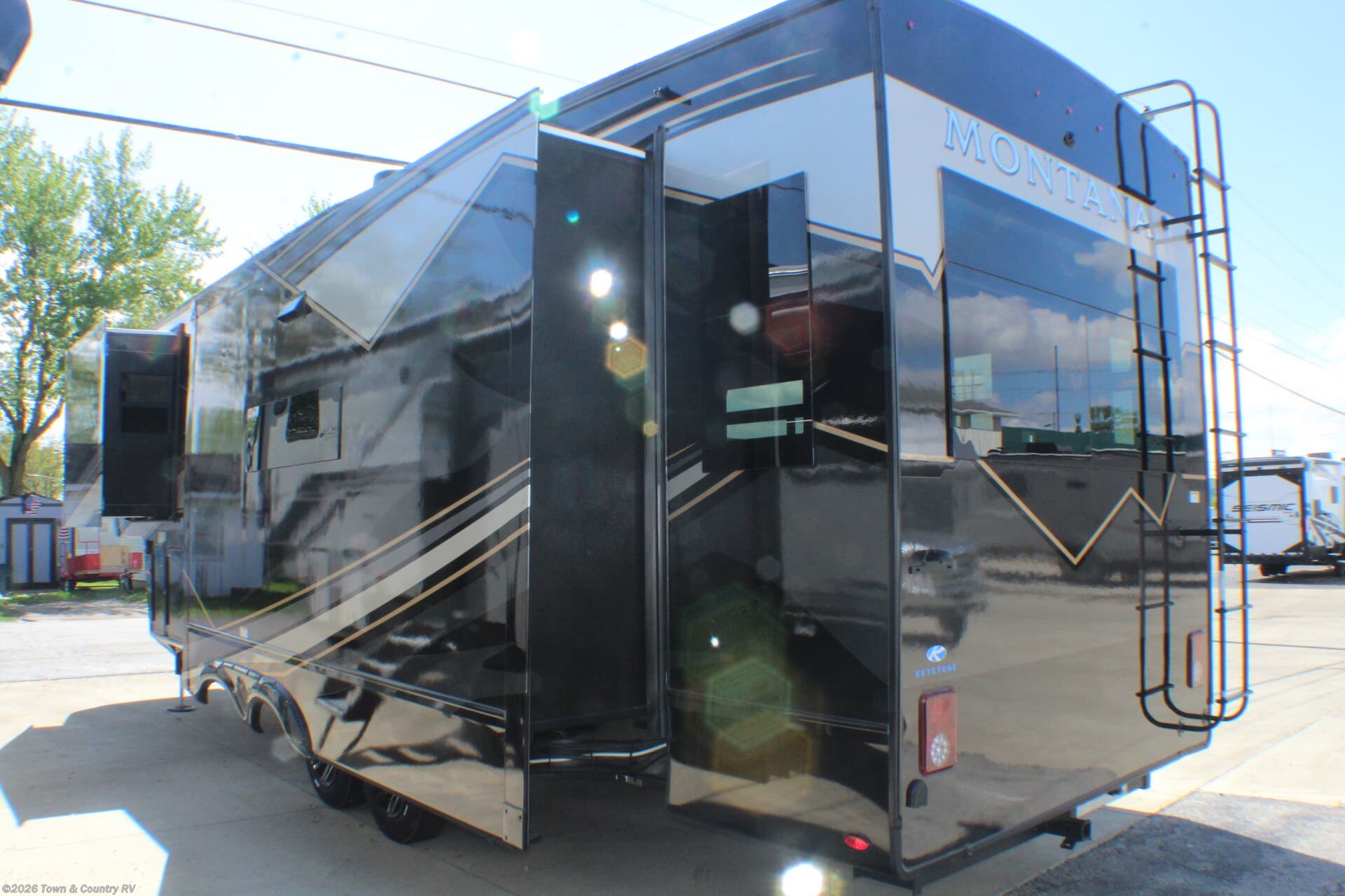 2025 Montana 3123RL by Keystone from Town & Country RV in Clyde, Ohio