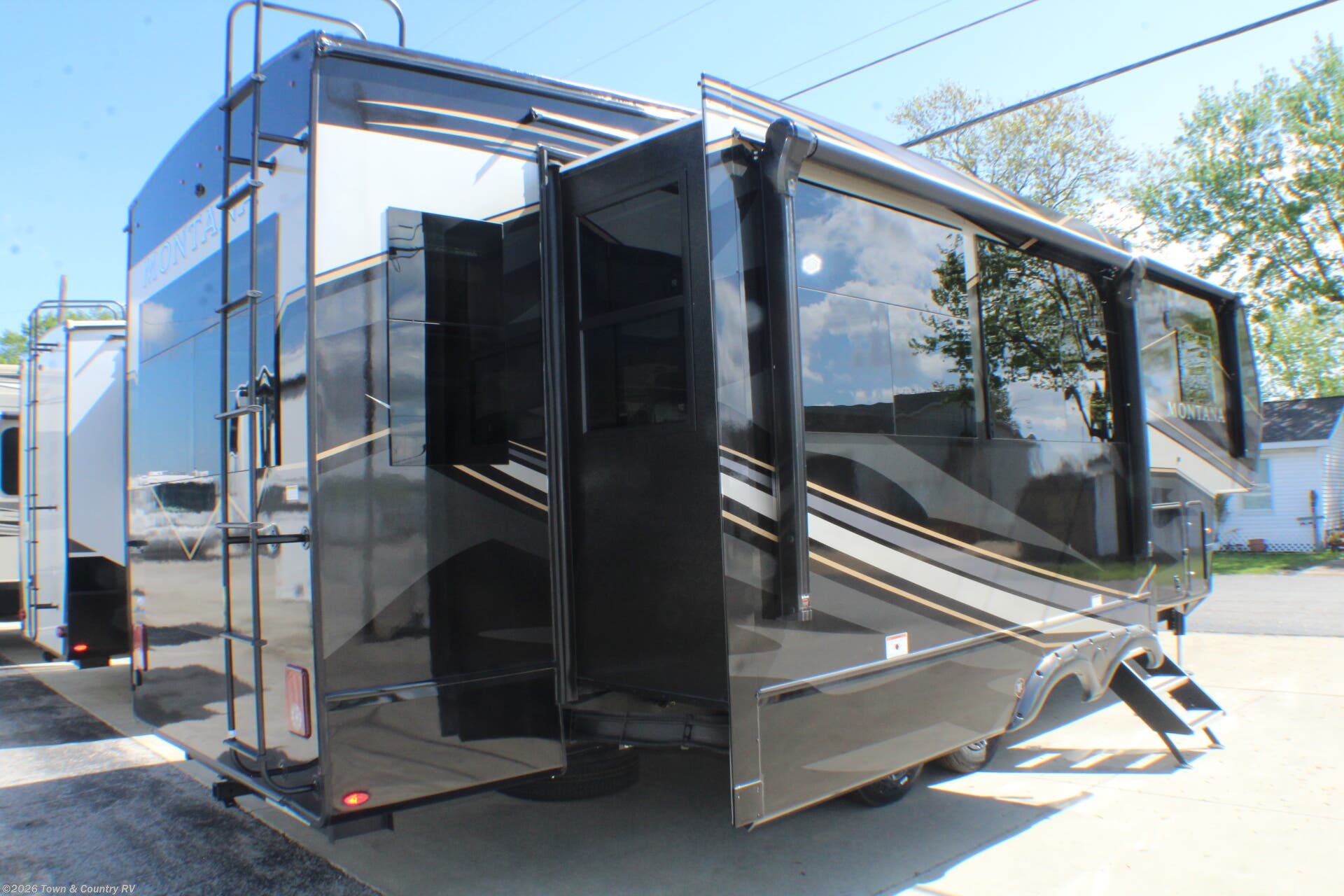 New 2025 Keystone Montana 3123RL available in Clyde, Ohio