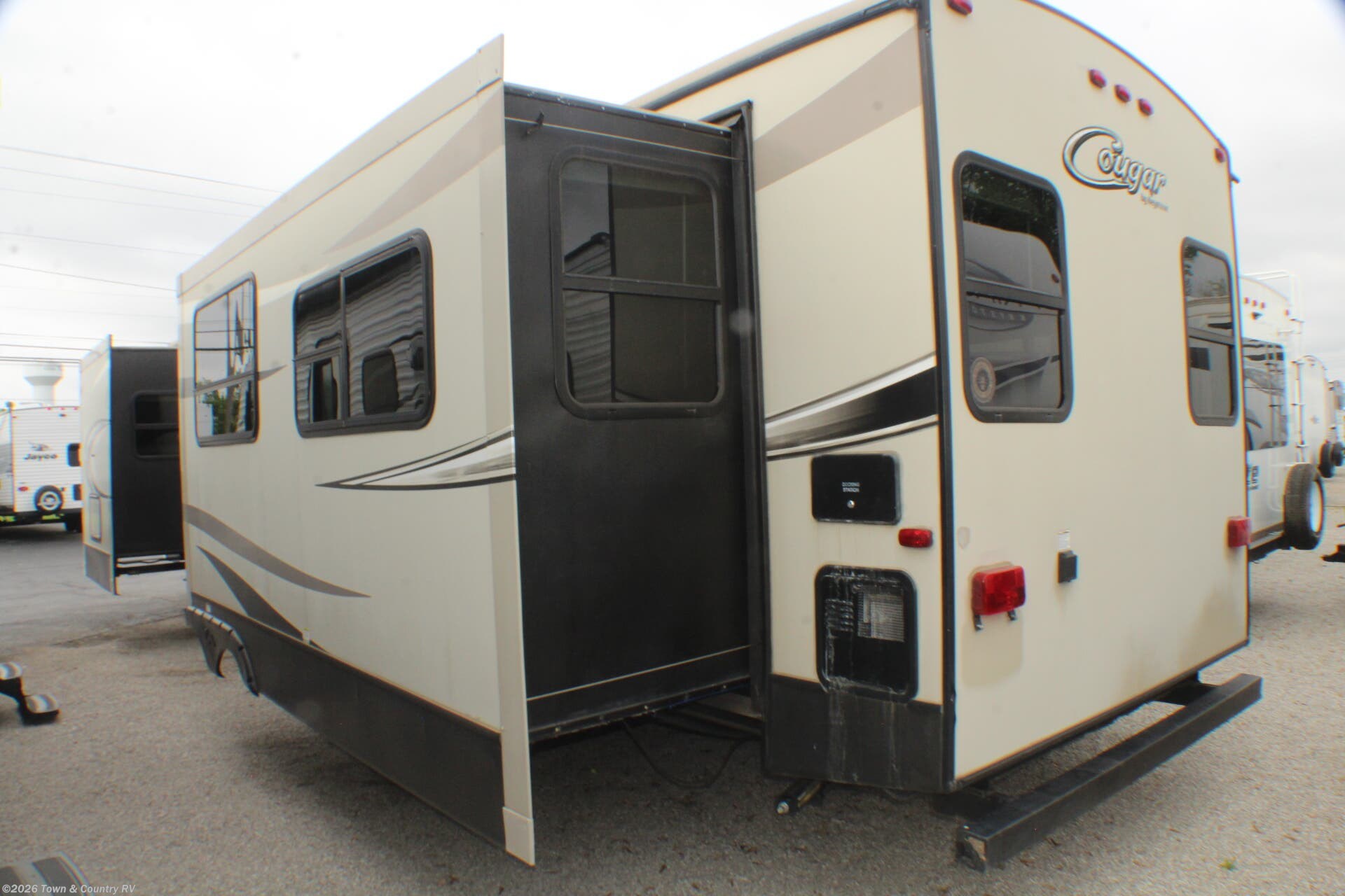 2017 Keystone Cougar 33SAB - Used Travel Trailer For Sale by Town & Country RV in Clyde, Ohio
