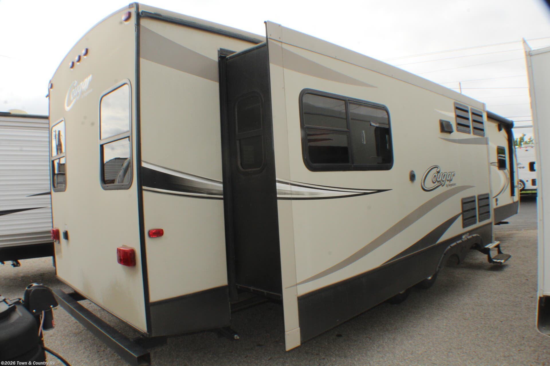 2017 Cougar 33SAB by Keystone from Town & Country RV in Clyde, Ohio