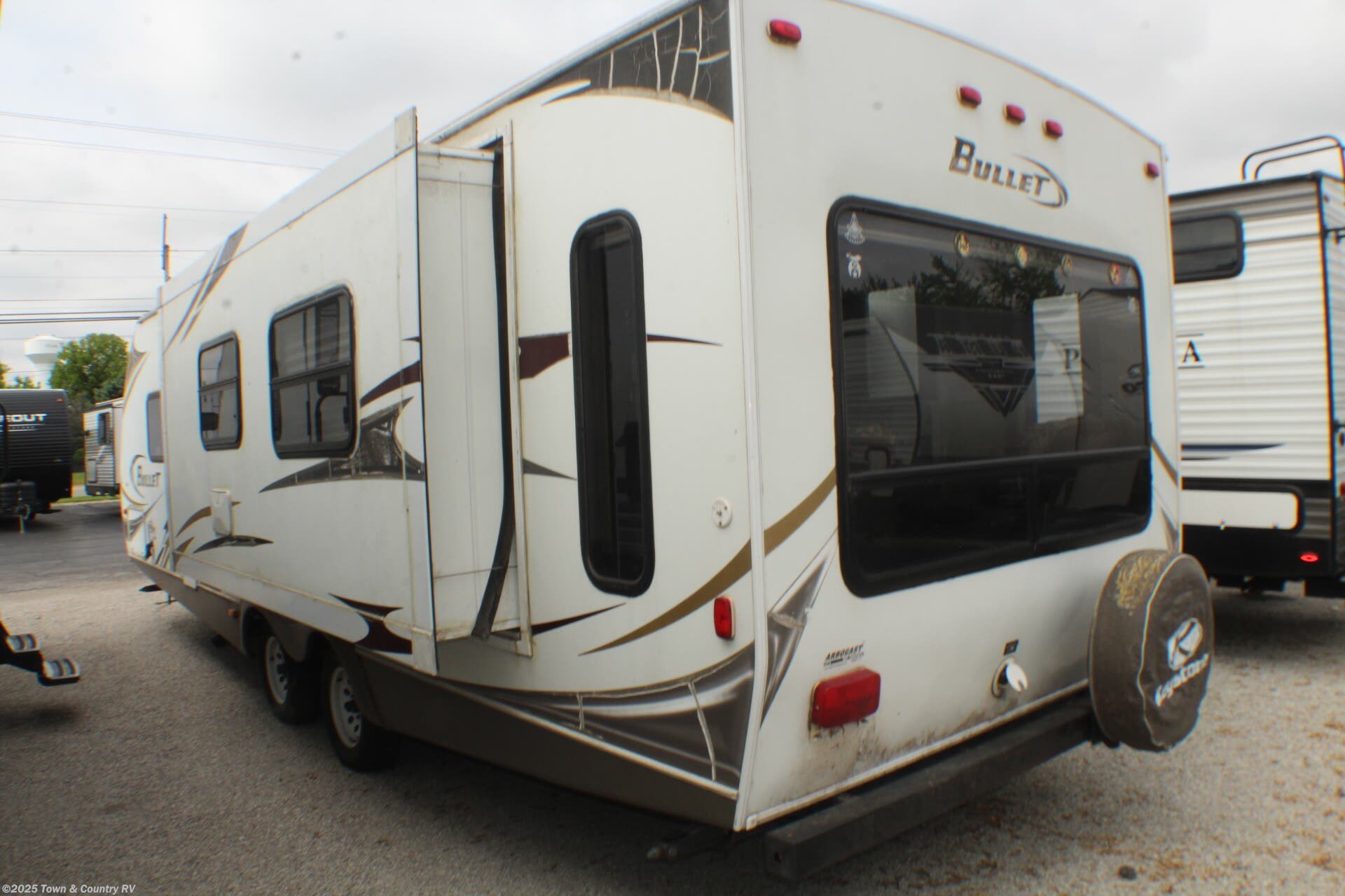 2010 Keystone Bullet 278RLS - Used Travel Trailer For Sale by Town & Country RV in Clyde, Ohio
