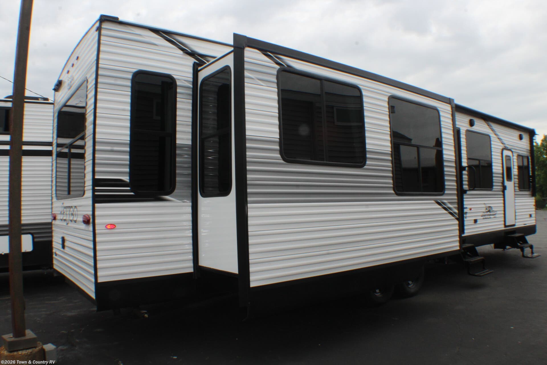 2026 Bungalow 40RLTS by Jayco from Town & Country RV in Clyde, Ohio