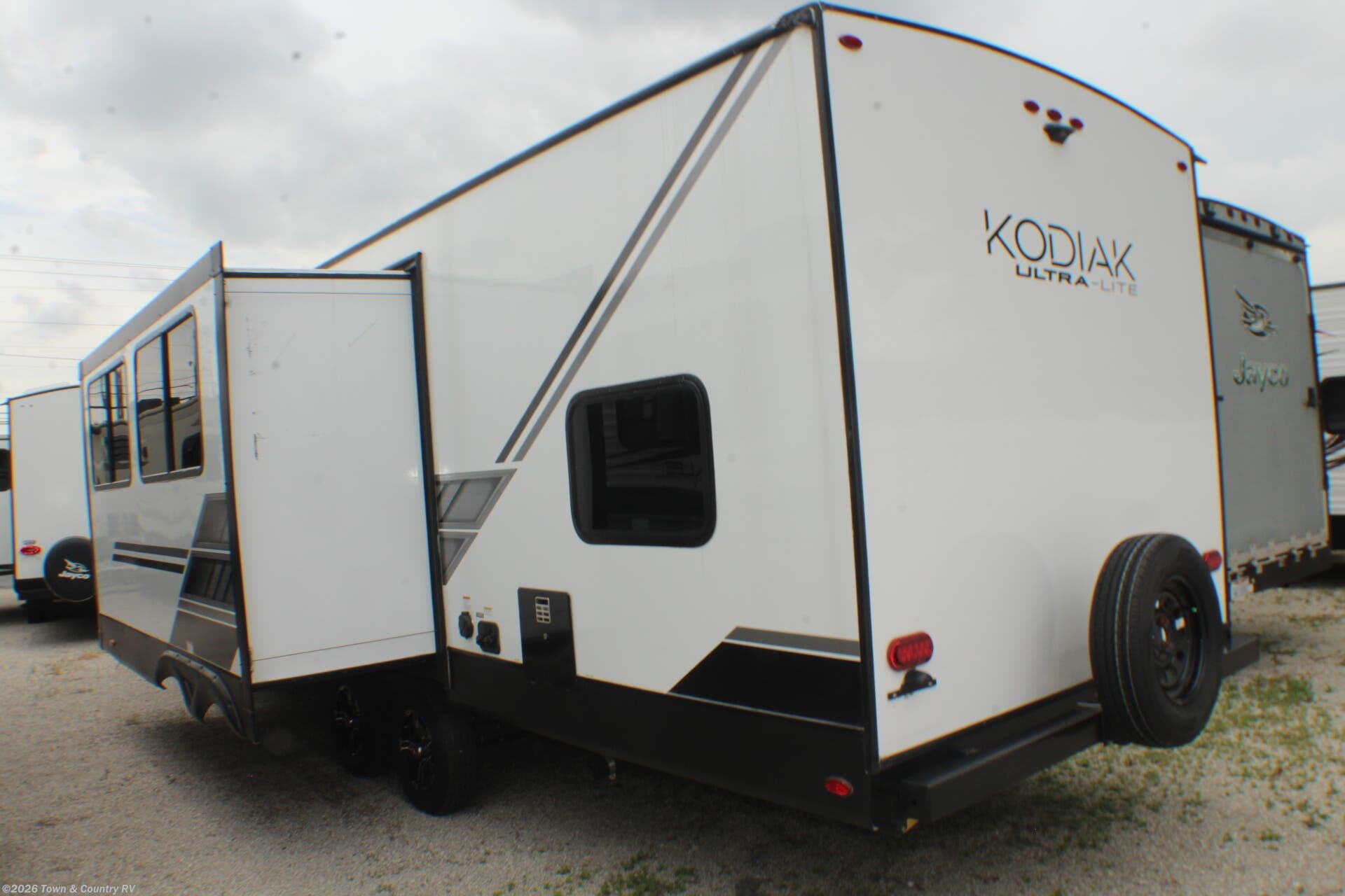 2022 Dutchmen Kodiak 283BHSL - Used Travel Trailer For Sale by Town & Country RV in Clyde, Ohio