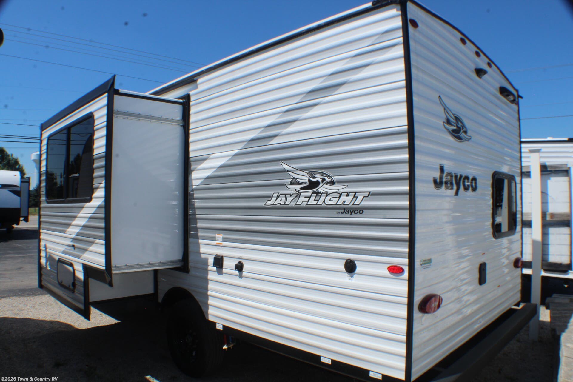 2025 Jayco Jay Flight SLX 197MB - Used Travel Trailer For Sale by Town & Country RV in Clyde, Ohio