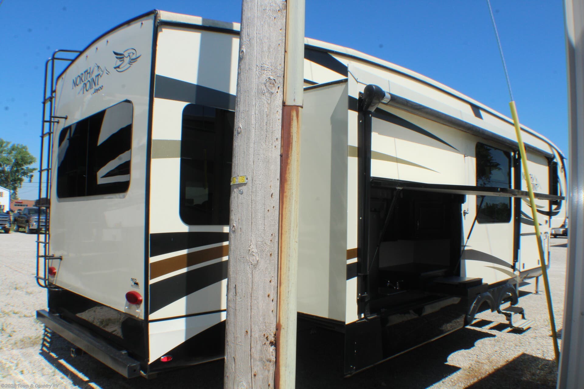 2017 North Point 351RSQS by Jayco from Town & Country RV in Clyde, Ohio