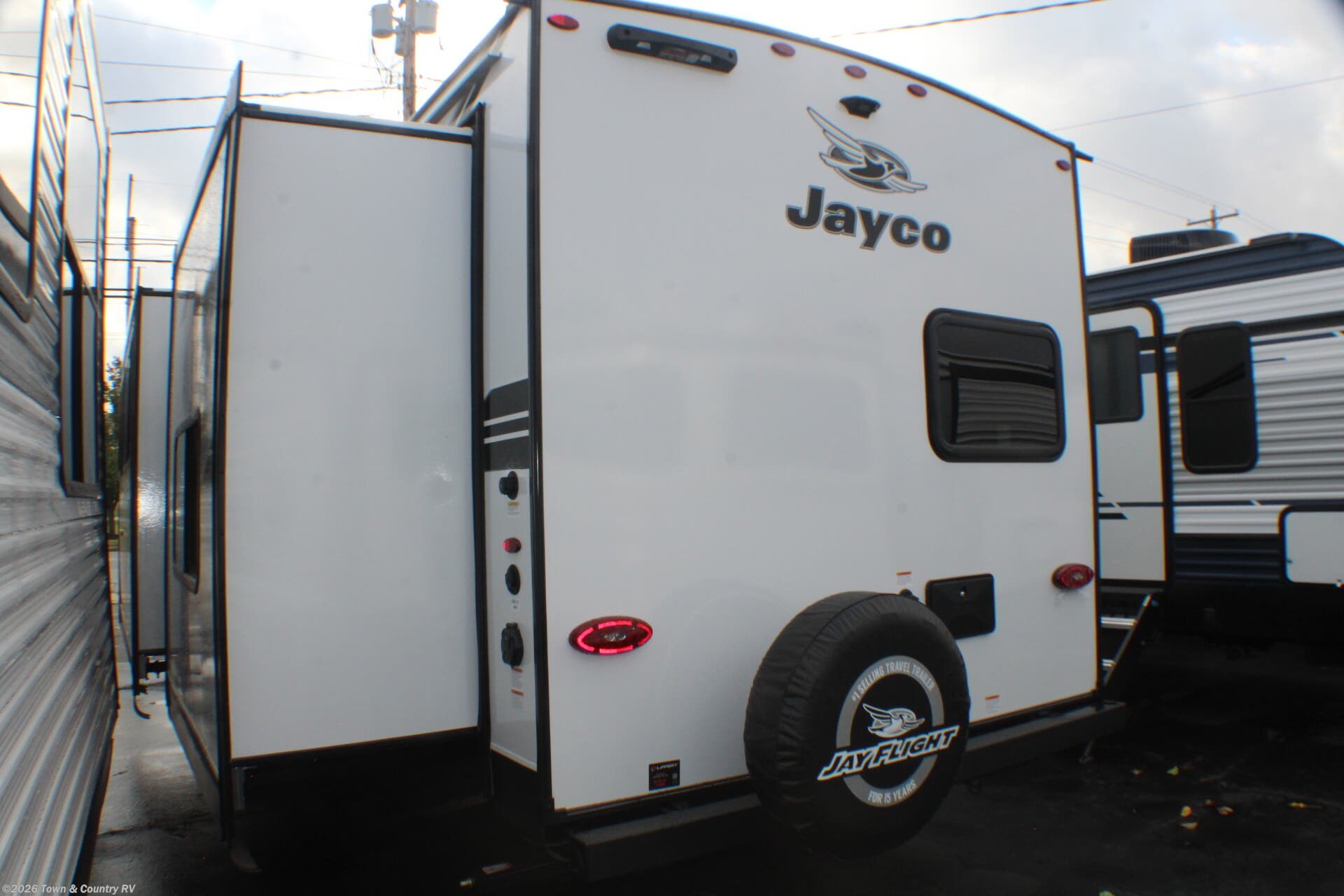 2026 Jayco Jay Flight SLX 333BTS - New Travel Trailer For Sale by Town & Country RV in Clyde, Ohio