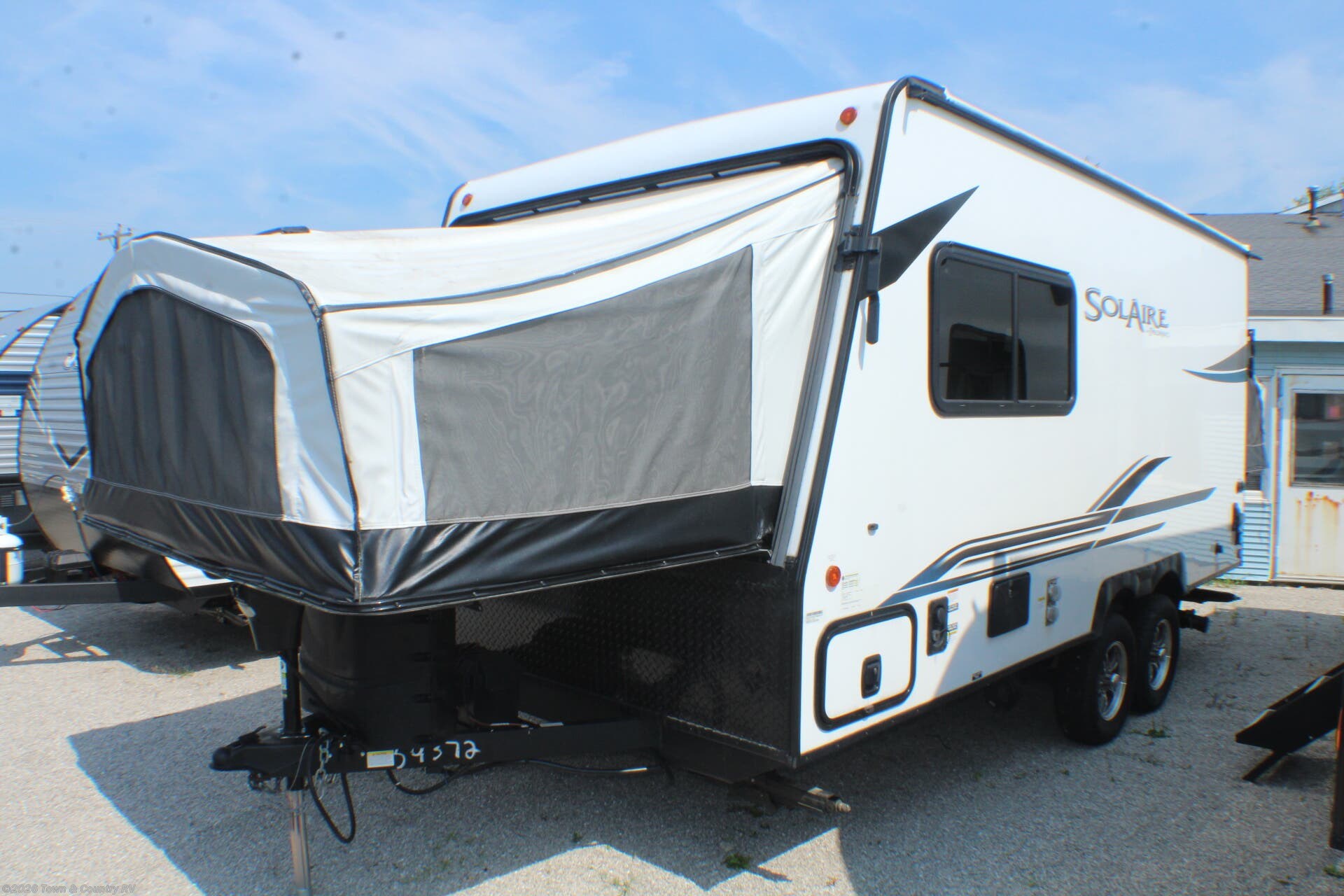 2023 Palomino Solaire 163BH - Used Travel Trailer For Sale by Town & Country RV in Clyde, Ohio