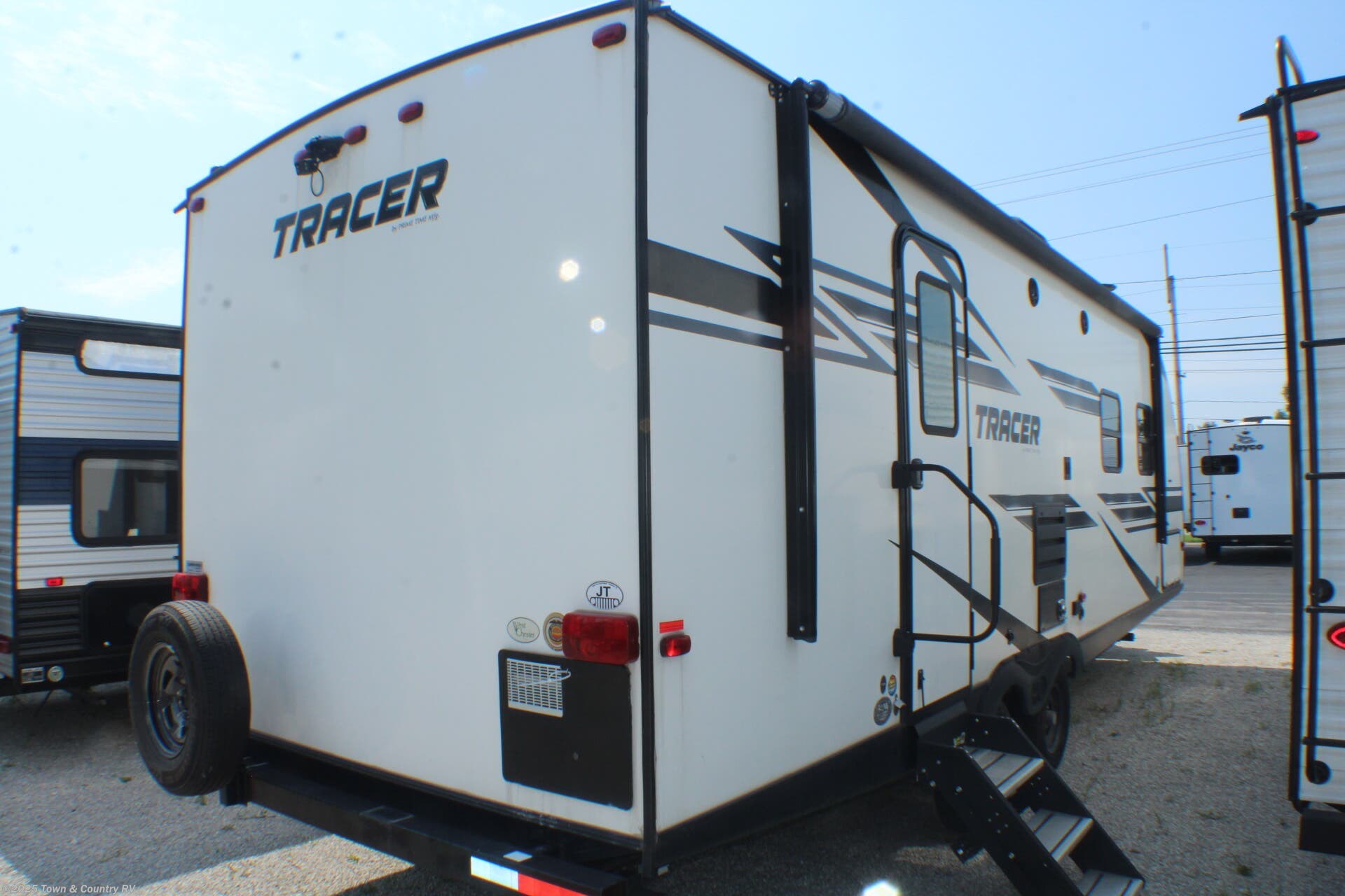2020 Tracer 255RB by Prime Time from Town & Country RV in Clyde, Ohio