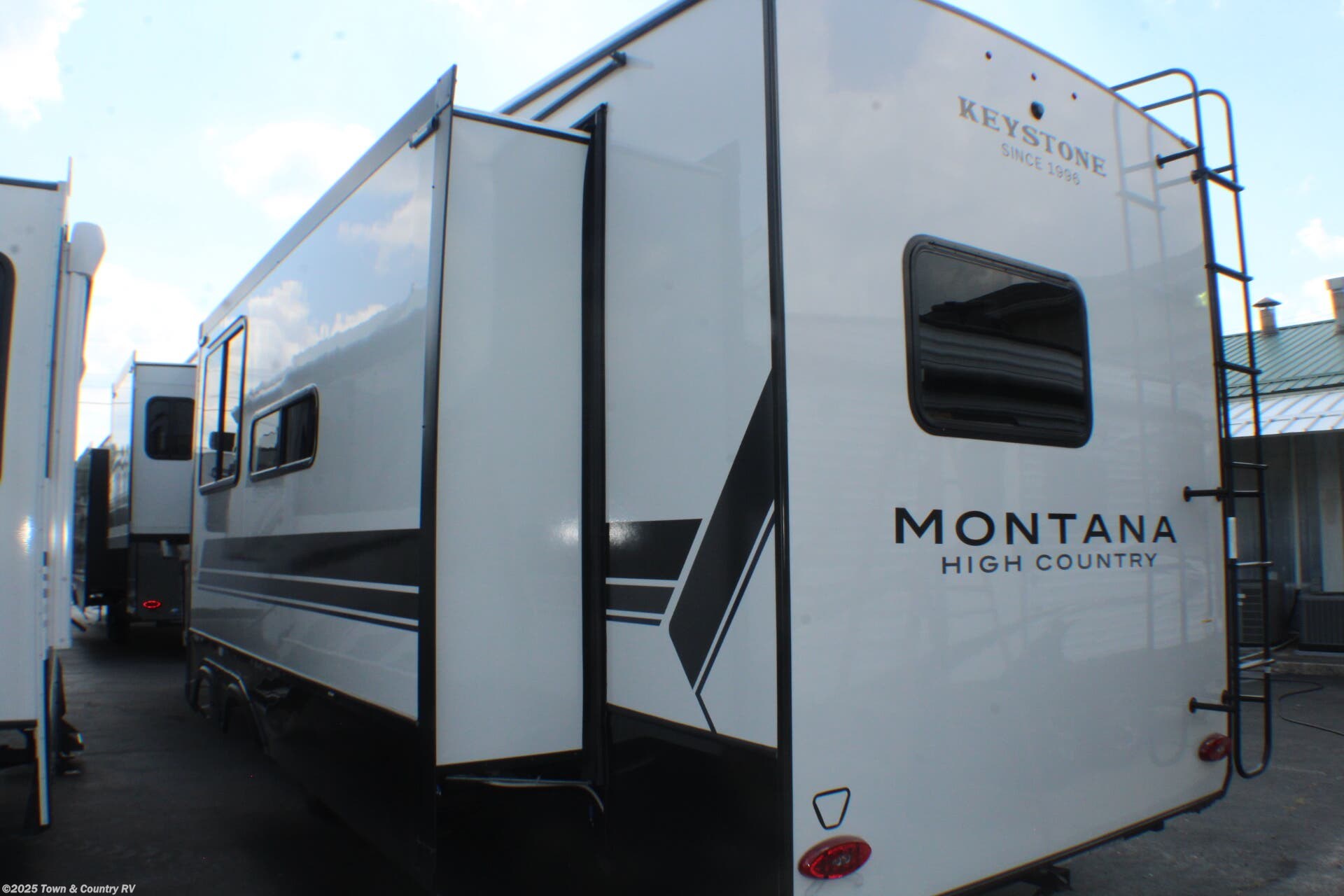 New 2026 Keystone 325RK available in Clyde, Ohio