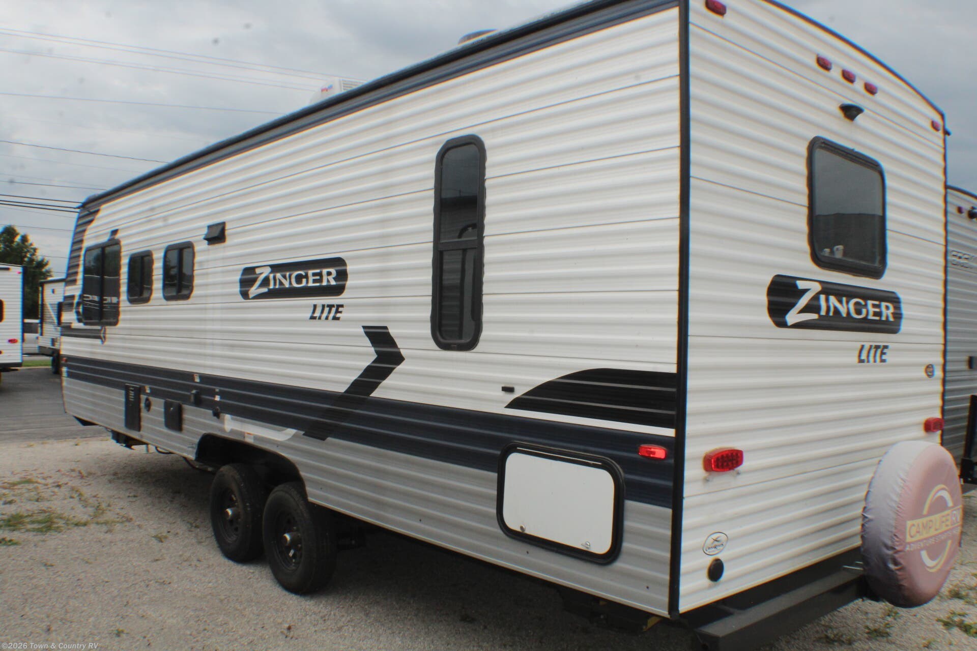2022 Zinger Lite 259FL by CrossRoads from Town & Country RV in Clyde, Ohio