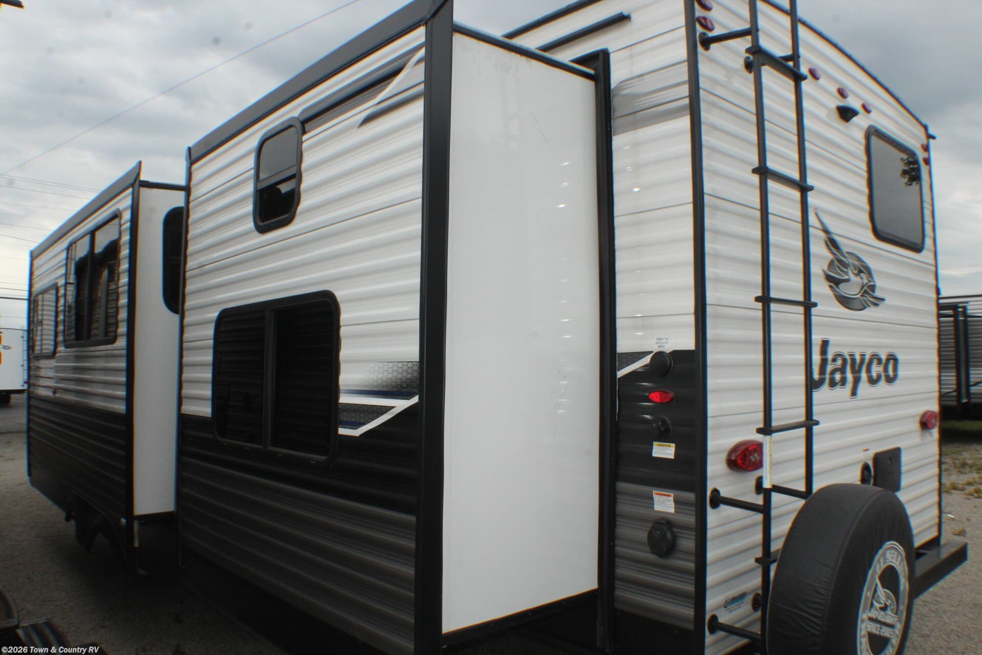 2022 Jayco Jay Flight 33RBTS - Used Travel Trailer For Sale by Town & Country RV in Clyde, Ohio