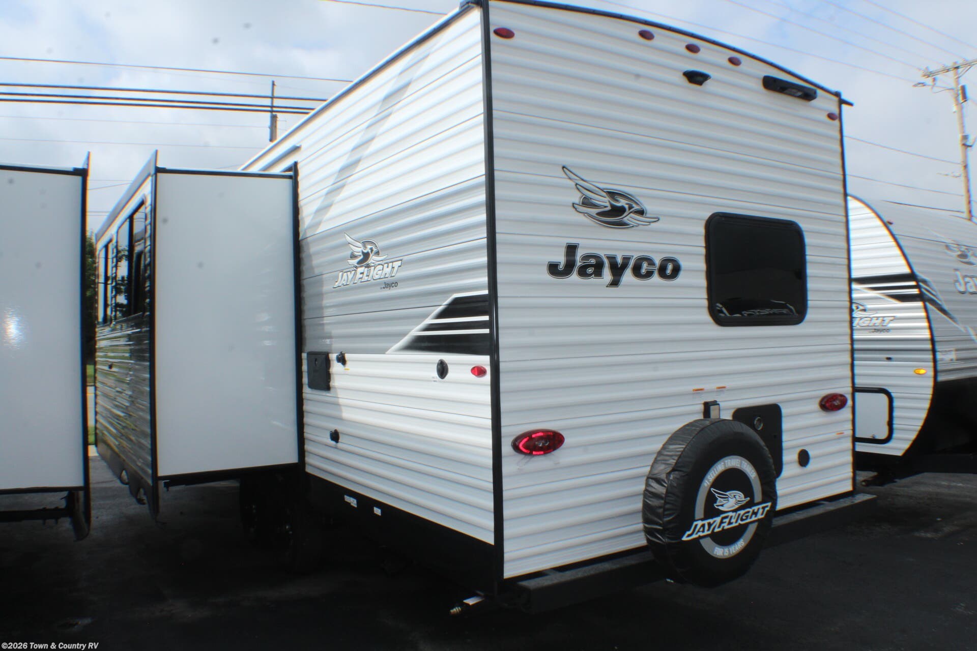 2026 Jayco Jay Flight SLX 261BHS - New Travel Trailer For Sale by Town & Country RV in Clyde, Ohio