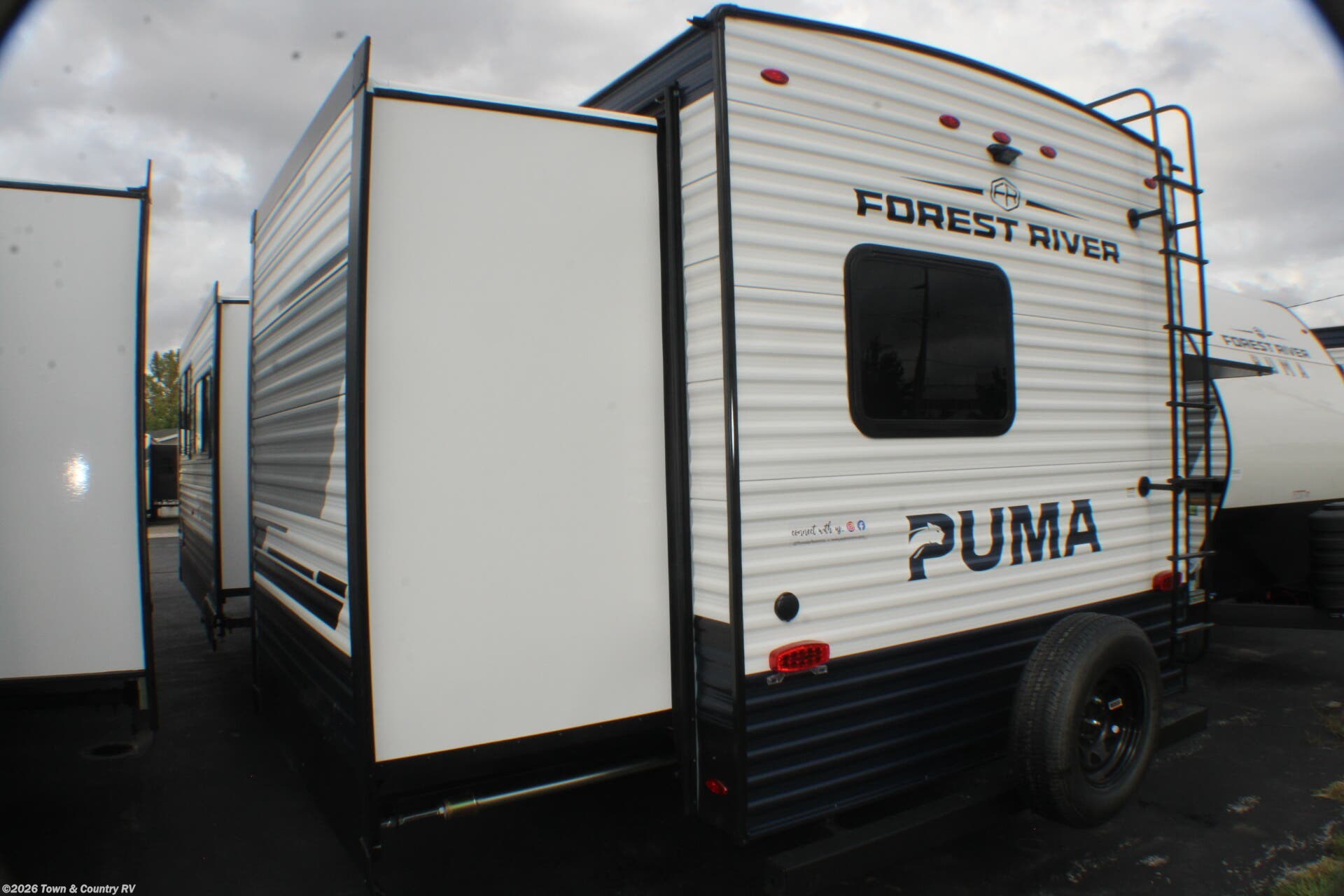 2026 Palomino Puma 31QBBH - New Travel Trailer For Sale by Town & Country RV in Clyde, Ohio