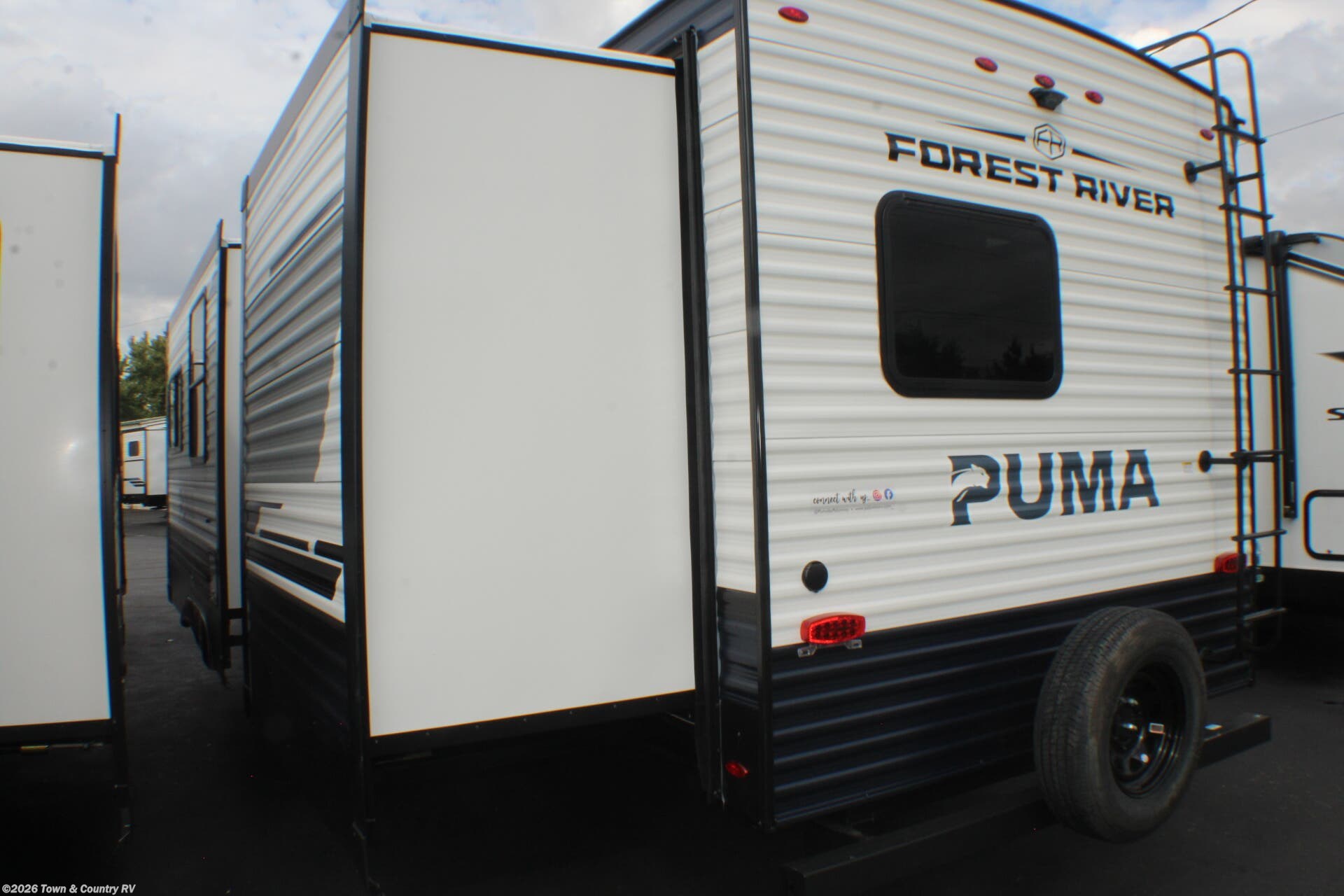 2026 Puma 32BHQS by Palomino from Town & Country RV in Clyde, Ohio