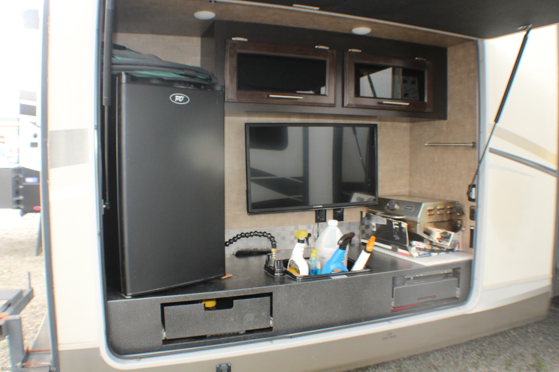 Used 2017 Jayco Eagle 325BHQS available in Clyde, Ohio