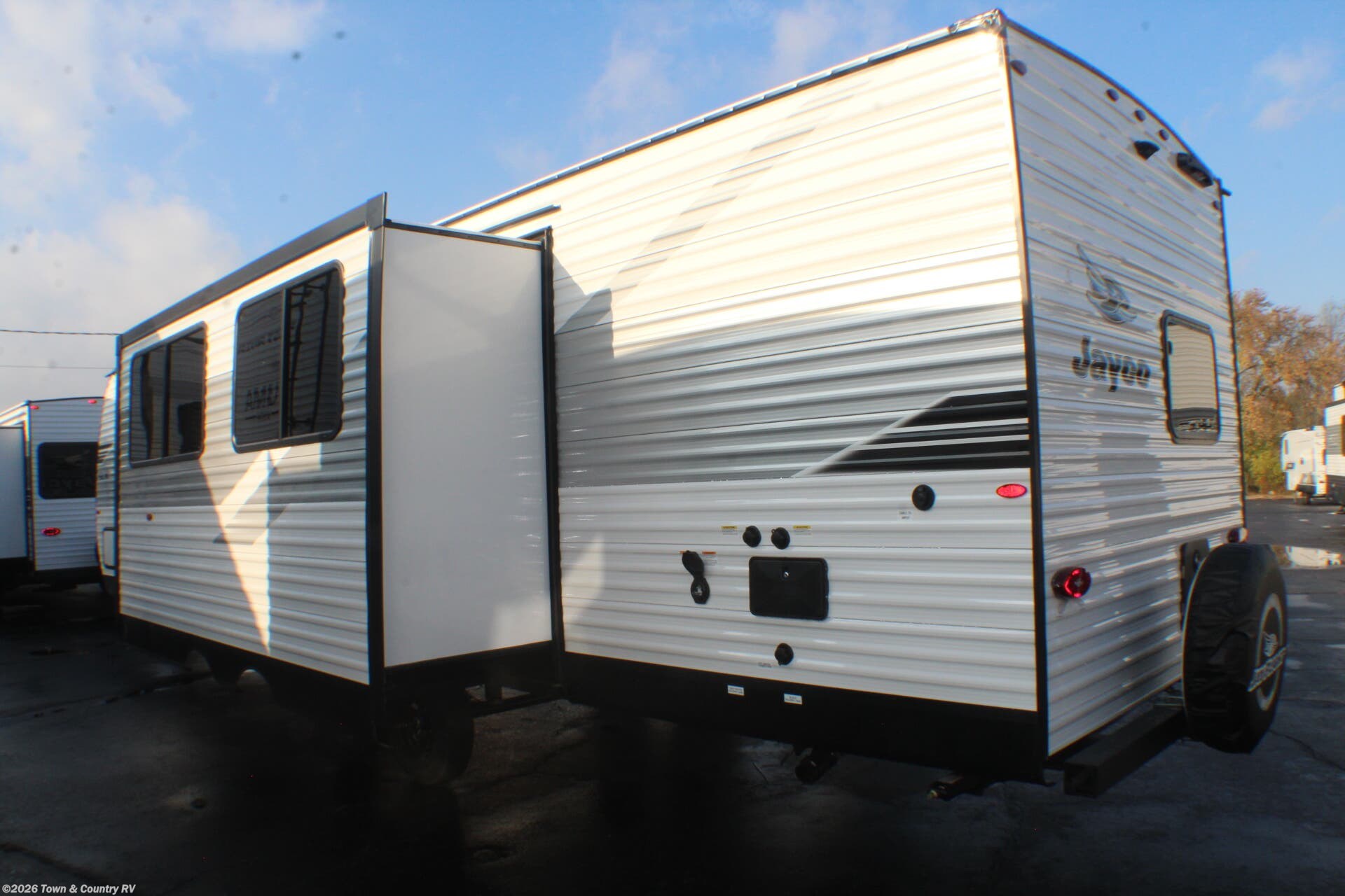 2026 Jayco Jay Flight SLX 330TBS - New Travel Trailer For Sale by Town & Country RV in Clyde, Ohio