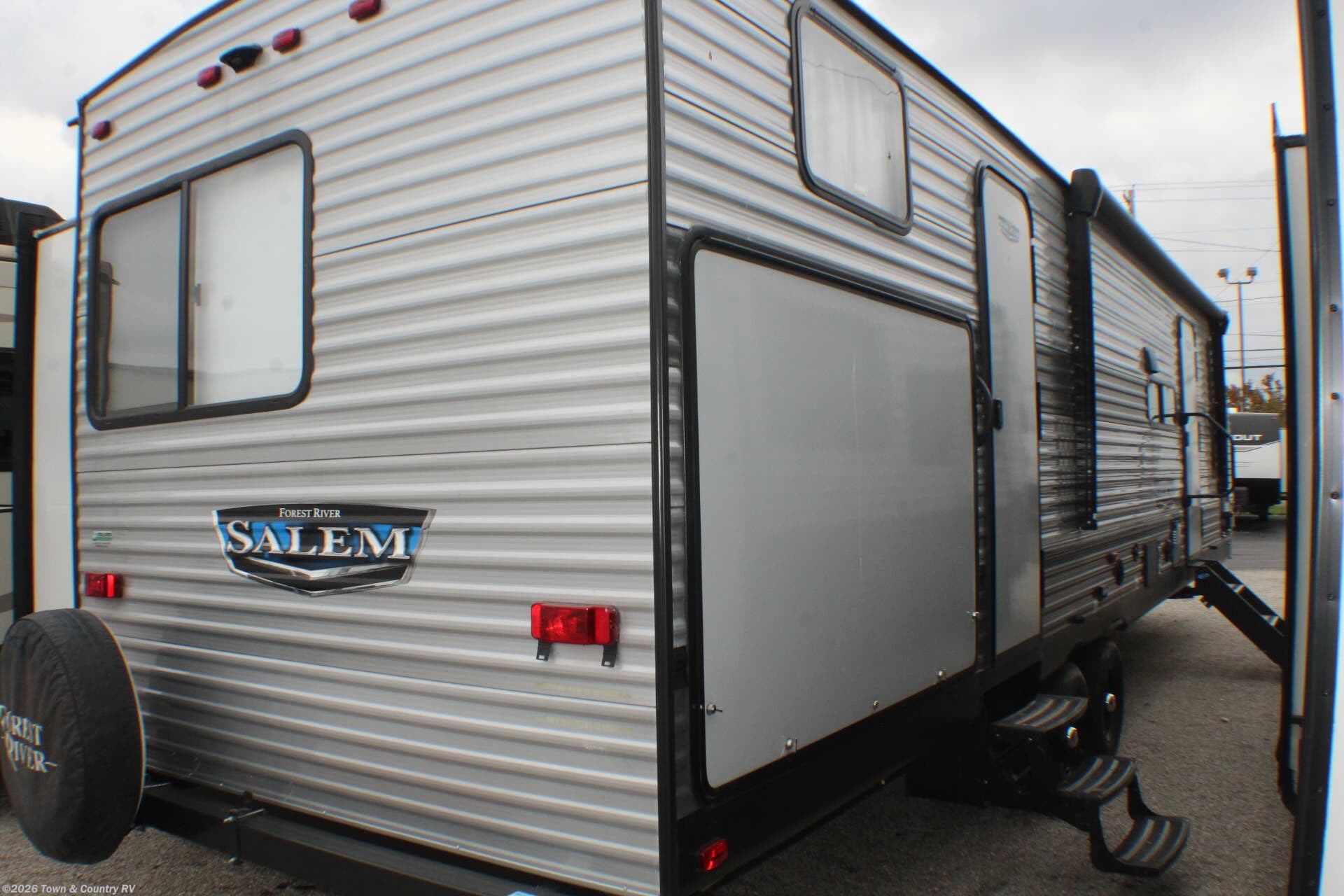 2022 Salem 32BHDS by Forest River from Town & Country RV in Clyde, Ohio