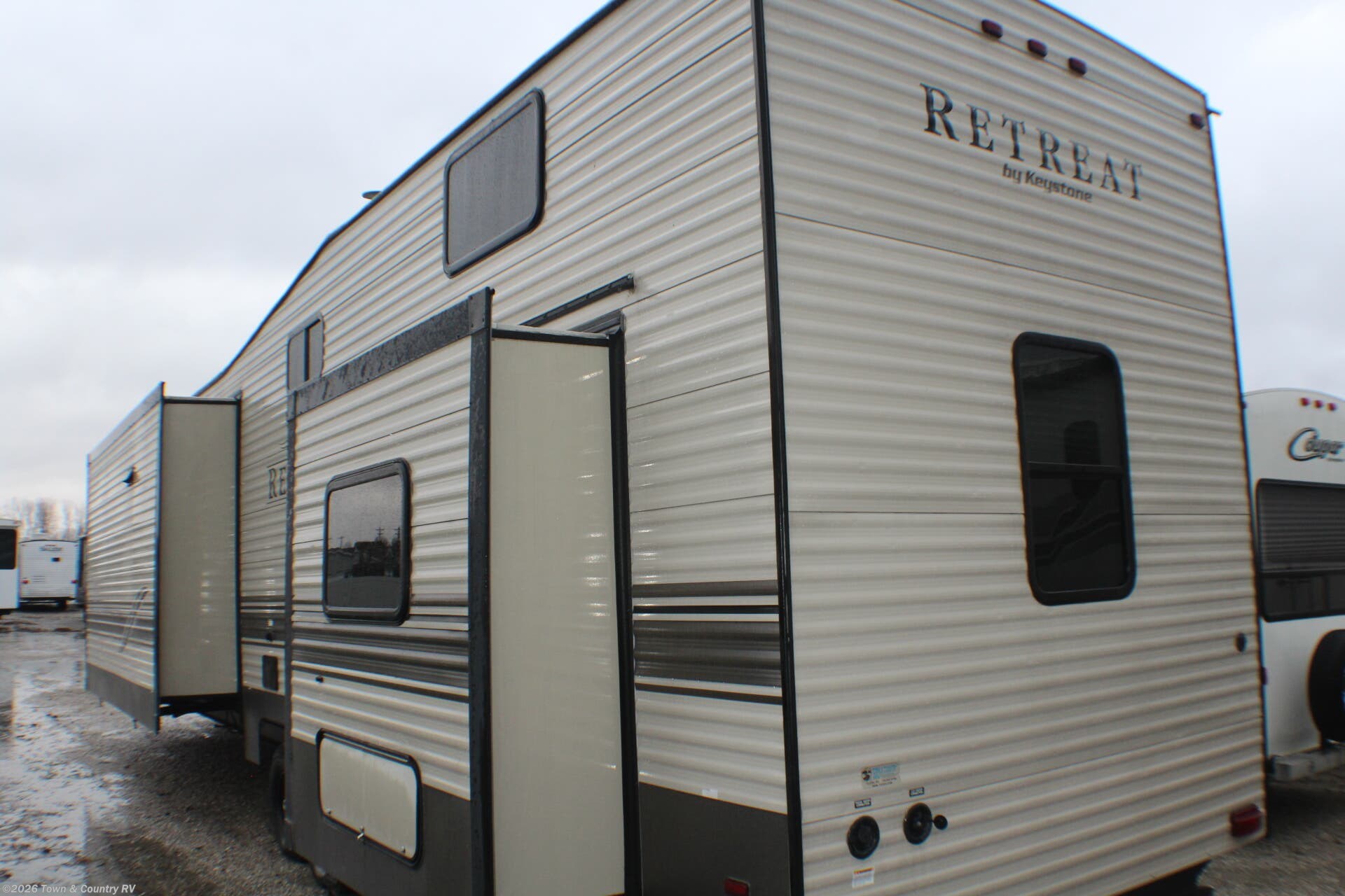 2019 Retreat 39LOFT by Keystone from Town & Country RV in Clyde, Ohio