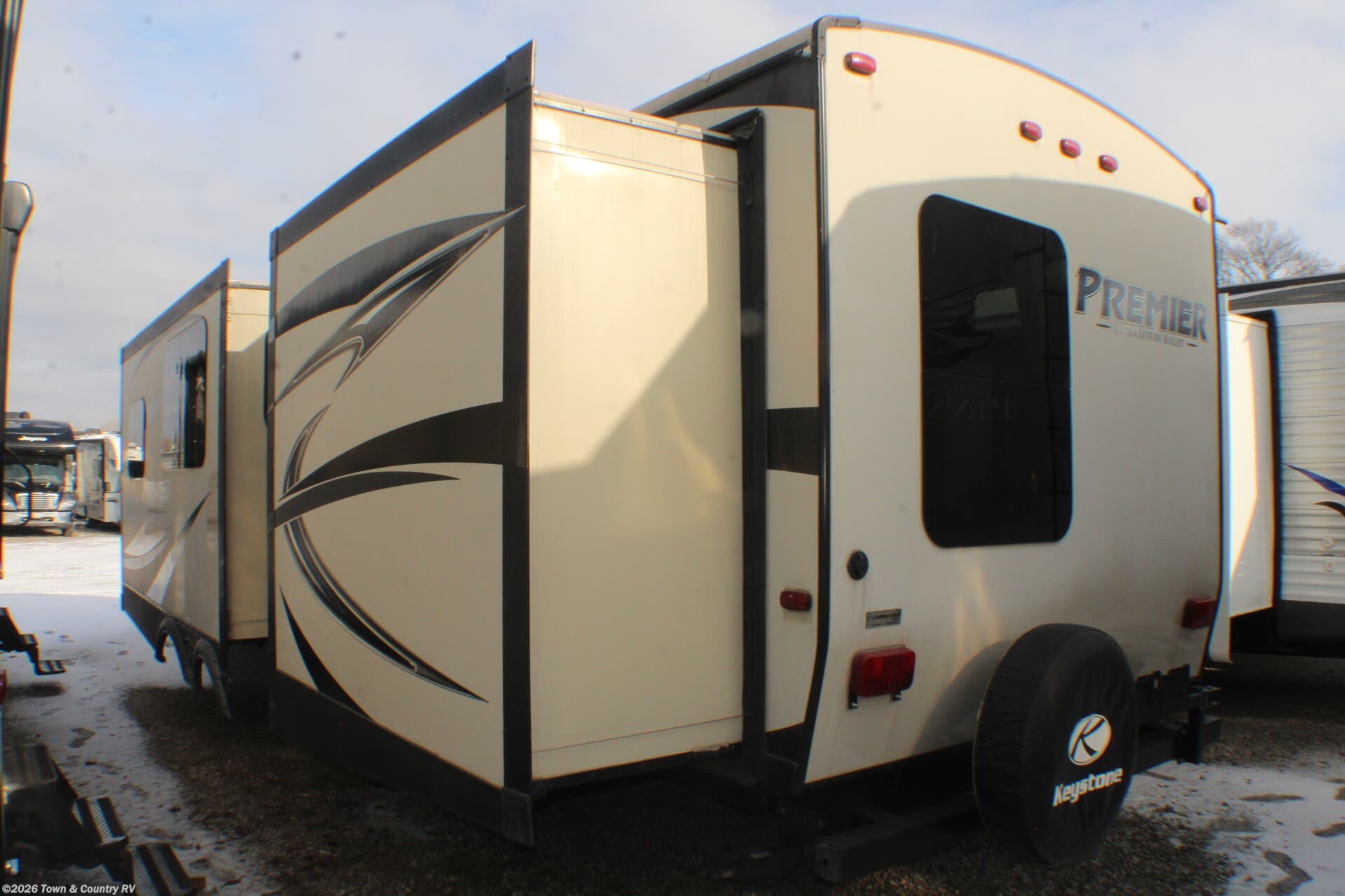 2016 Keystone Bullet Premier 34BHPR - Used Travel Trailer For Sale by Town & Country RV in Clyde, Ohio