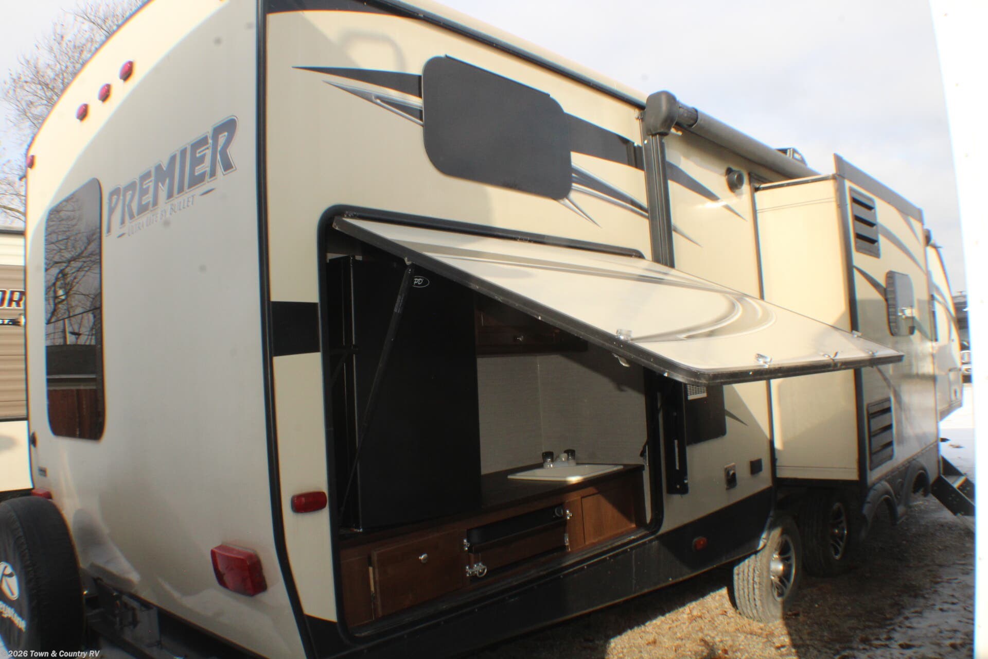 2016 Bullet Premier 34BHPR by Keystone from Town & Country RV in Clyde, Ohio