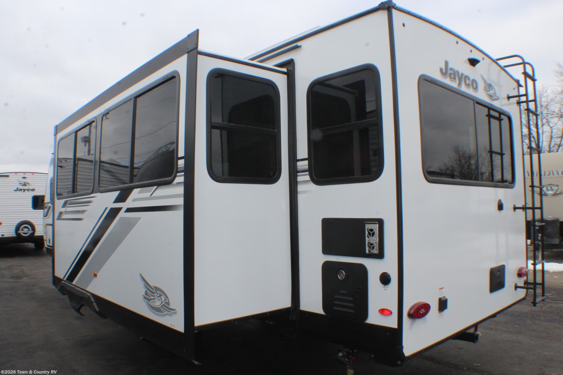 2026 Jayco Jay Feather 27MK - New Travel Trailer For Sale by Town & Country RV in Clyde, Ohio