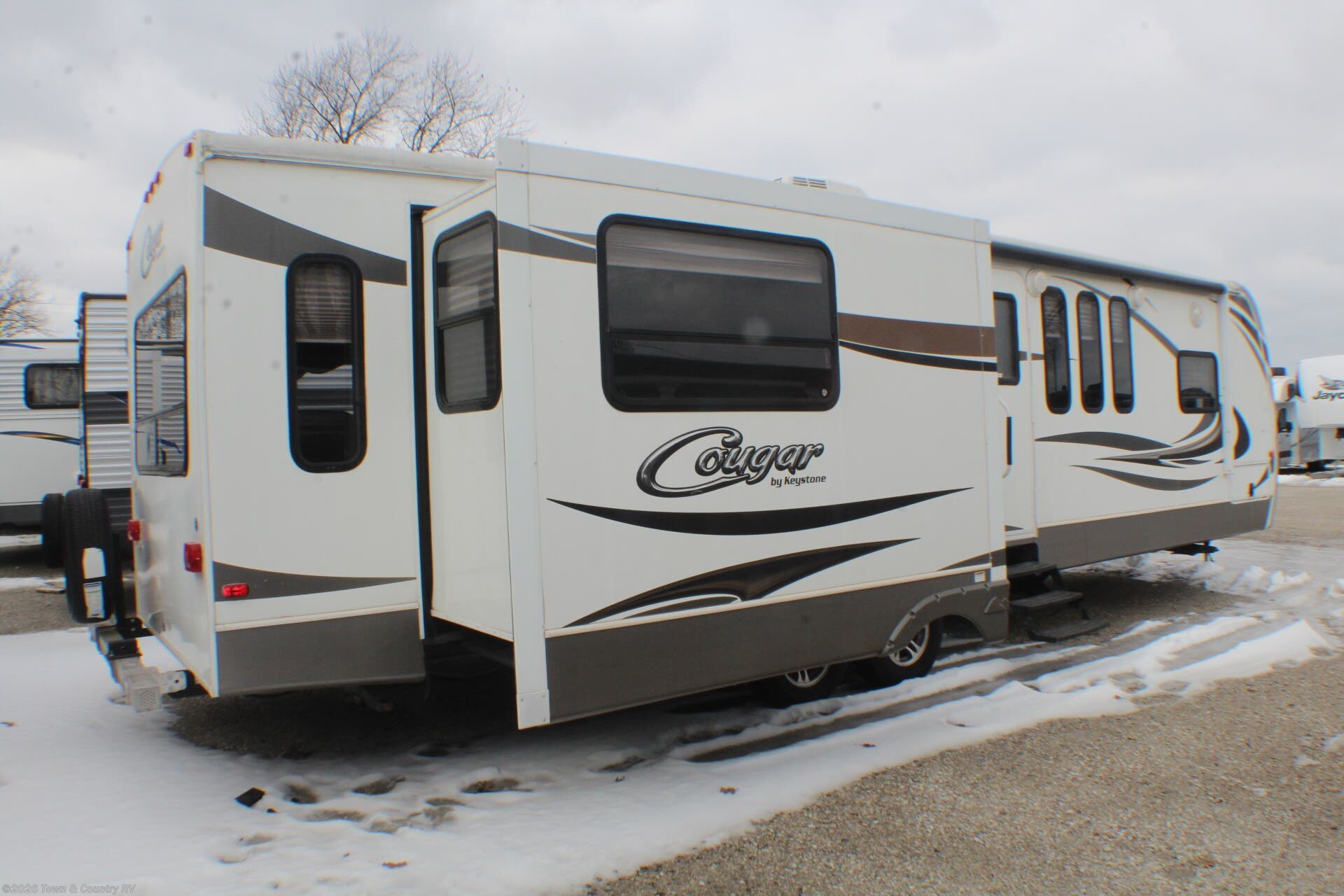 2014 Cougar XLite 31RLT by Keystone from Town & Country RV in Clyde, Ohio