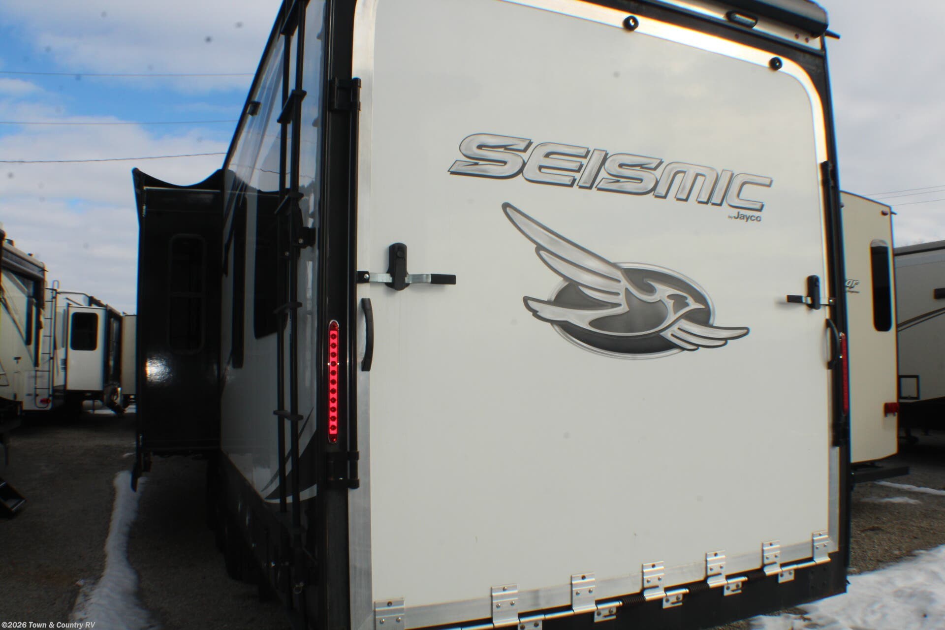 2021 Jayco Seismic 4113 - Used Fifth Wheel For Sale by Town & Country RV in Clyde, Ohio