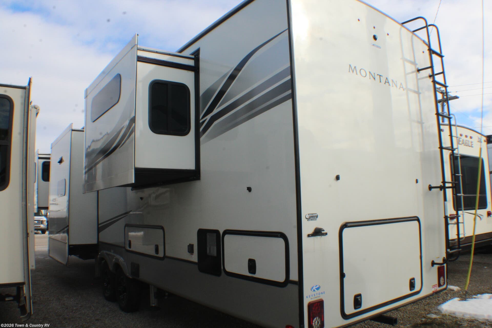 2023 Montana 3761FL by Keystone from Town & Country RV in Clyde, Ohio