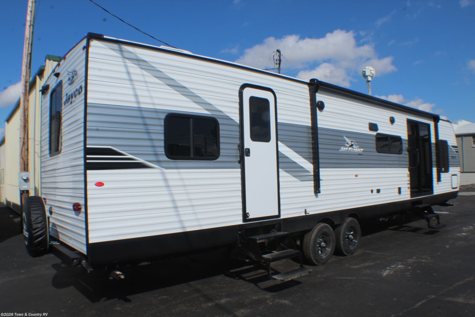 New 2026 Jayco Jay Flight SLX 380DQS available in Clyde, Ohio