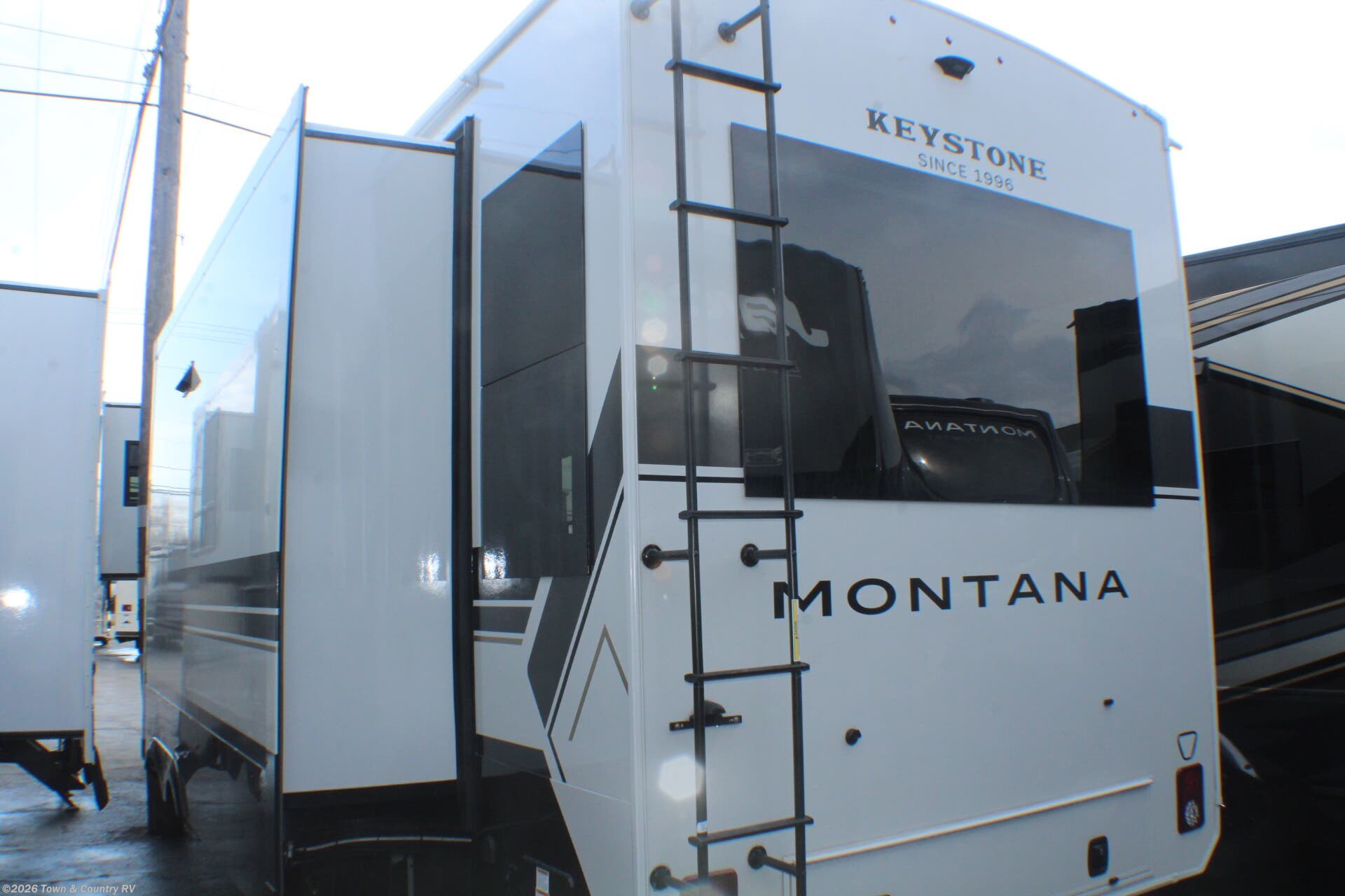 2026 Keystone Montana 3100RL - New Fifth Wheel For Sale by Town & Country RV in Clyde, Ohio