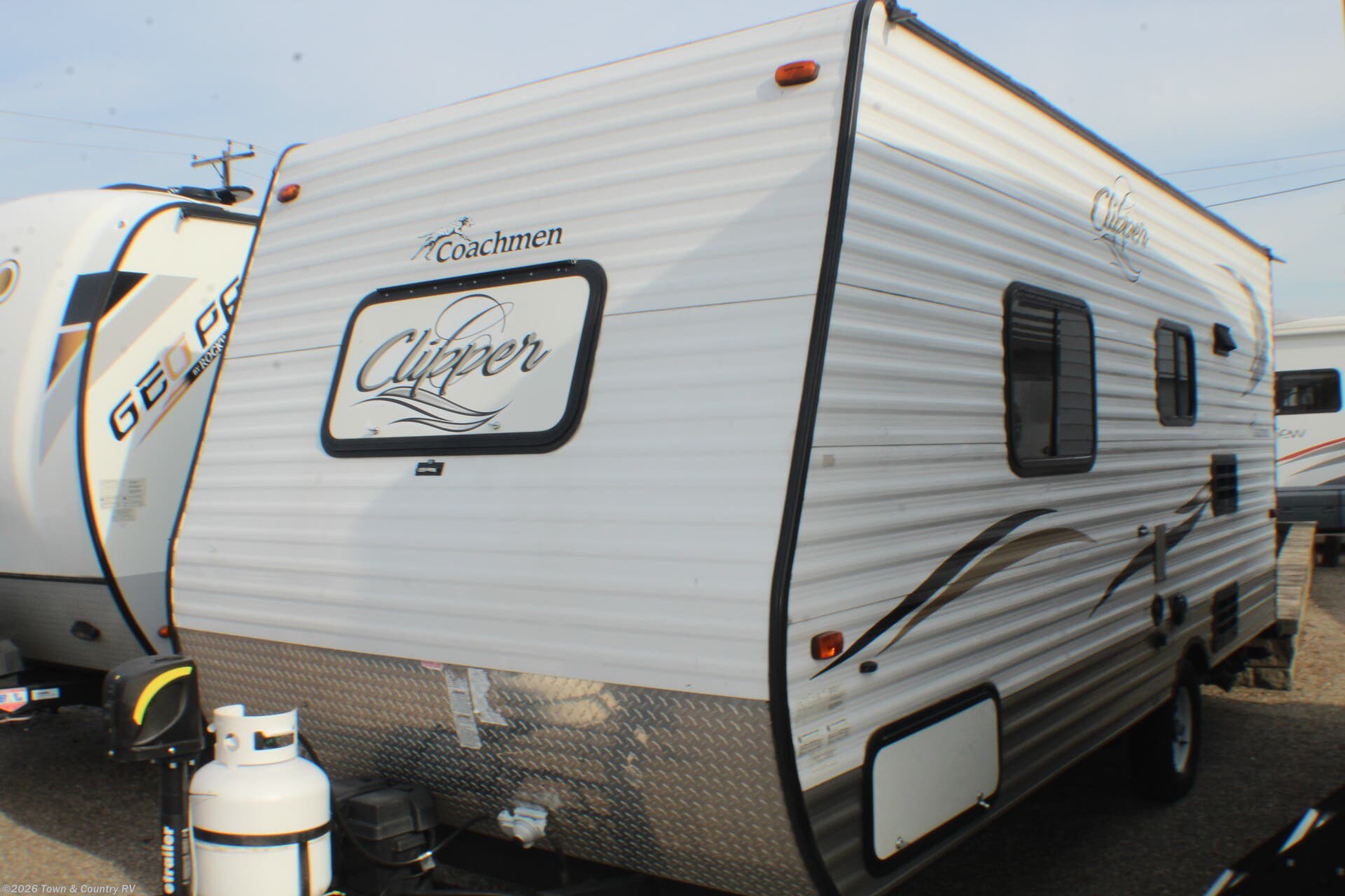 2016 Coachmen Clipper 17FQ - Used Travel Trailer For Sale by Town & Country RV in Clyde, Ohio