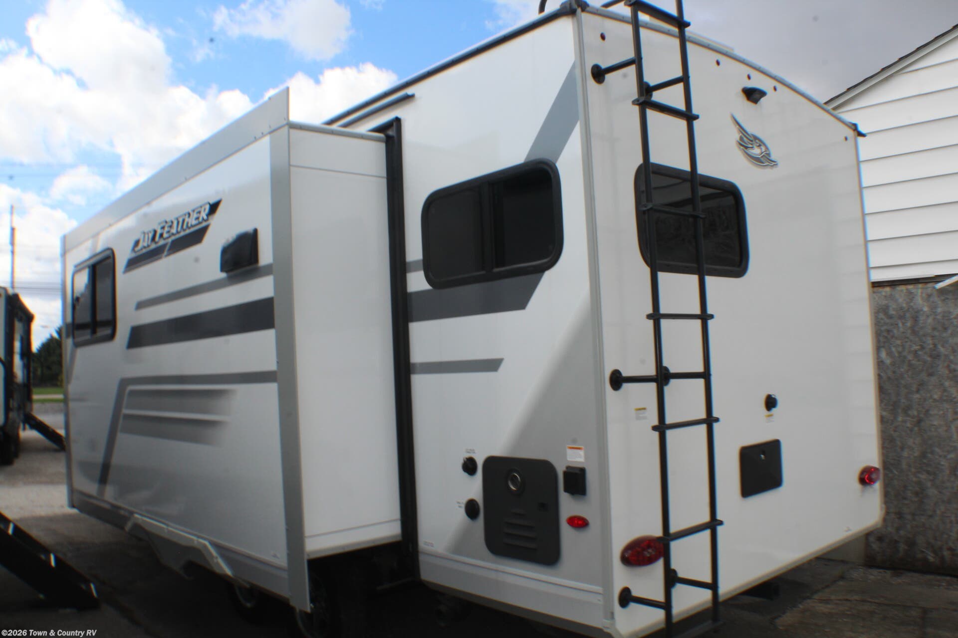 2026 Jayco Jay Feather 21MML - Used Travel Trailer For Sale by Town & Country RV in Clyde, Ohio