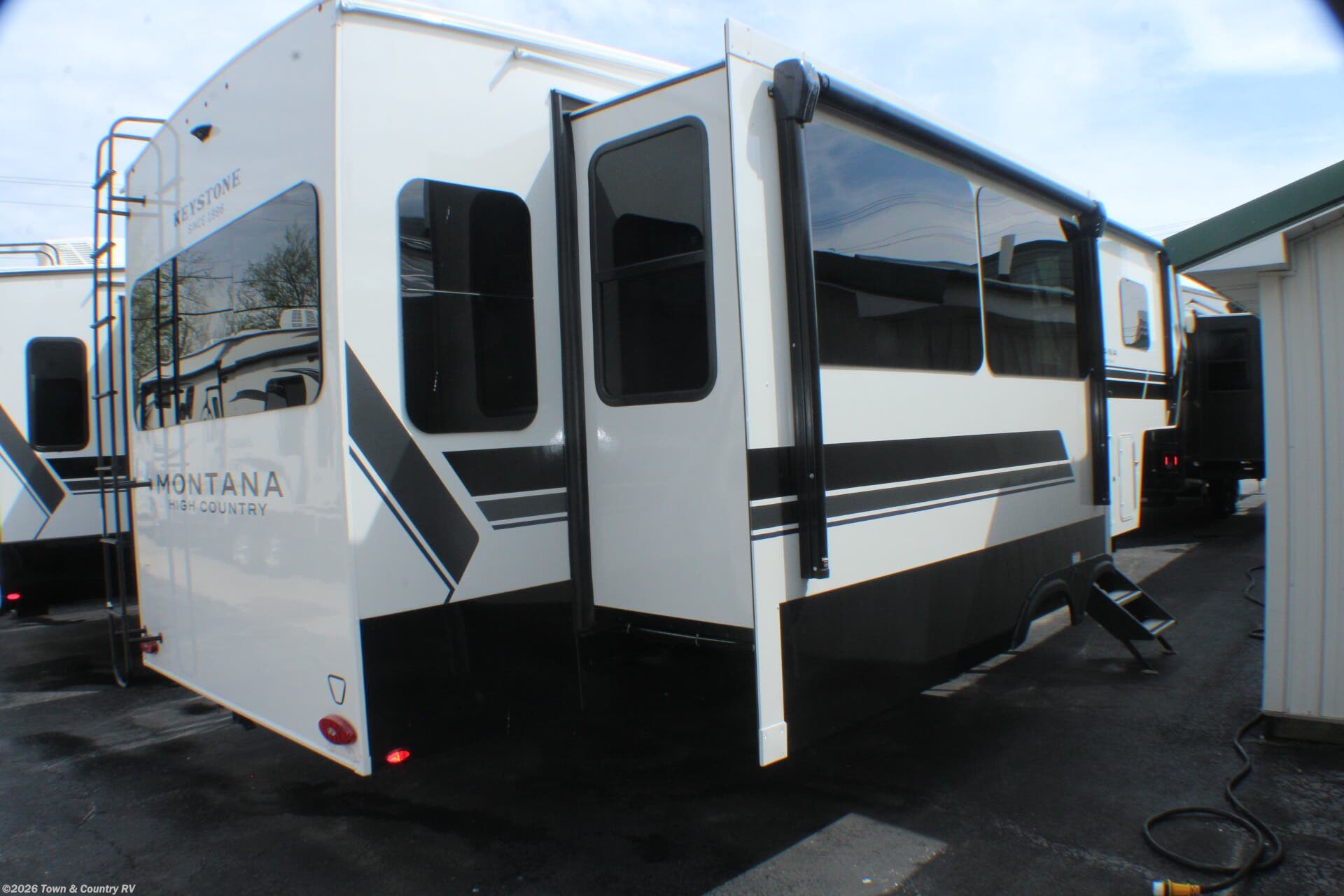 New 2026 Keystone Montana High Country 290RL available in Clyde, Ohio