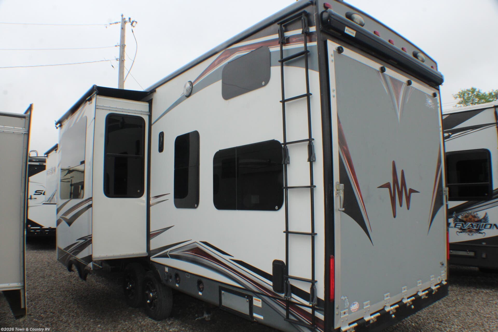 2013 Jayco Seismic 3210 - Used Fifth Wheel For Sale by Town & Country RV in Clyde, Ohio