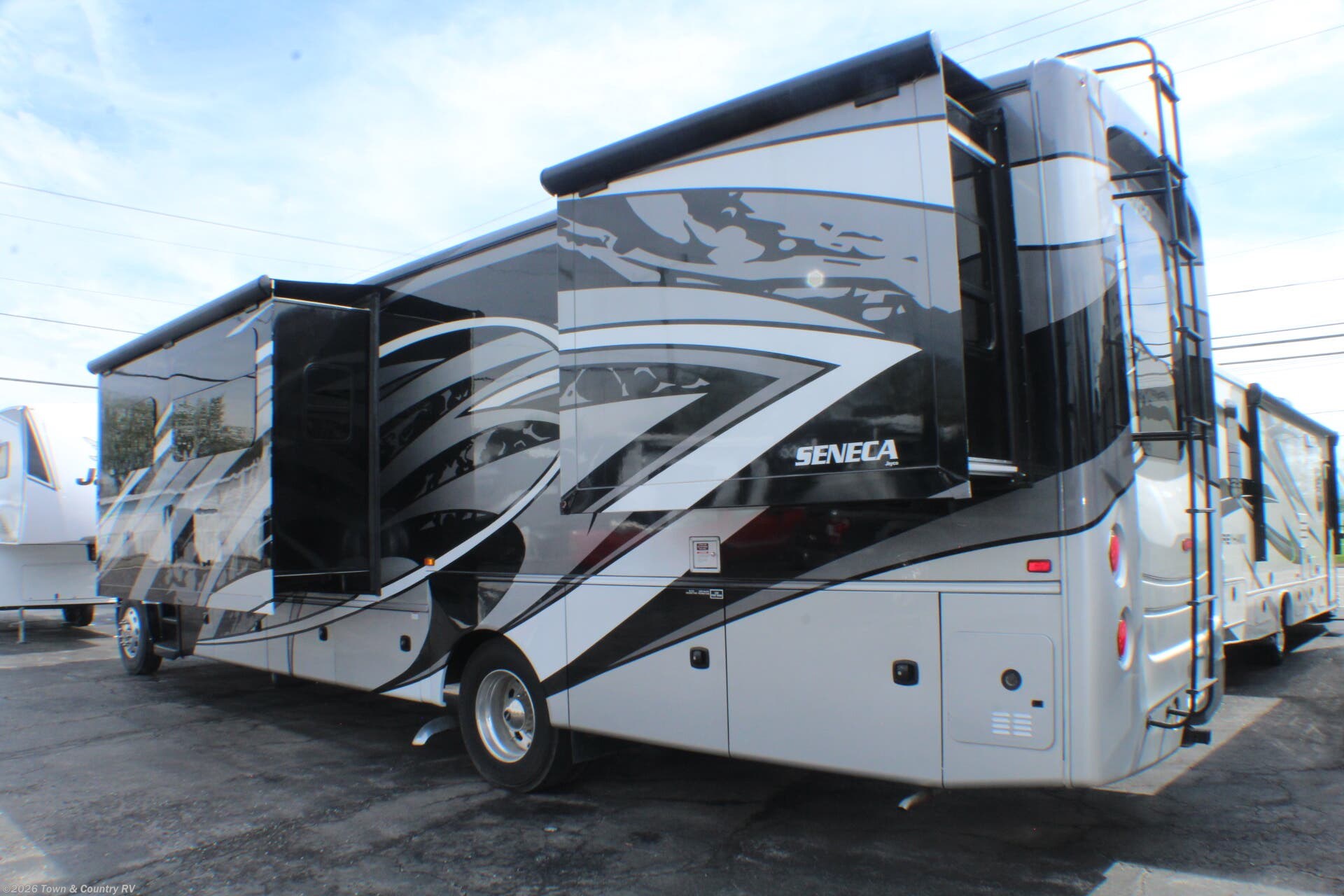 2022 Jayco Seneca 37M - Used Class C For Sale by Town & Country RV in Clyde, Ohio