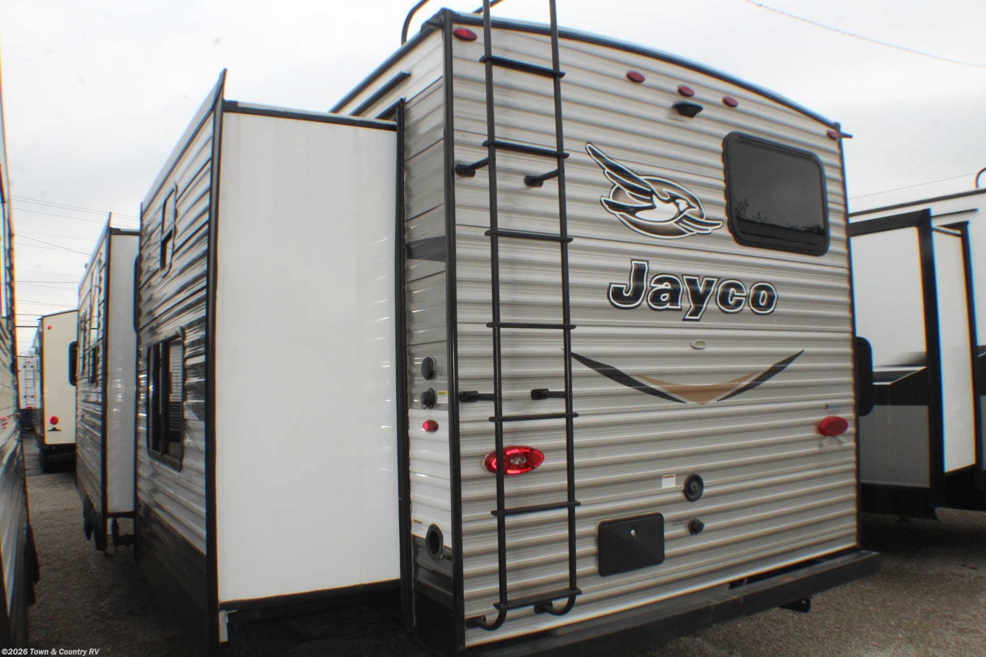 2018 Jayco Jay Flight 33RBTS - Used Travel Trailer For Sale by Town & Country RV in Clyde, Ohio