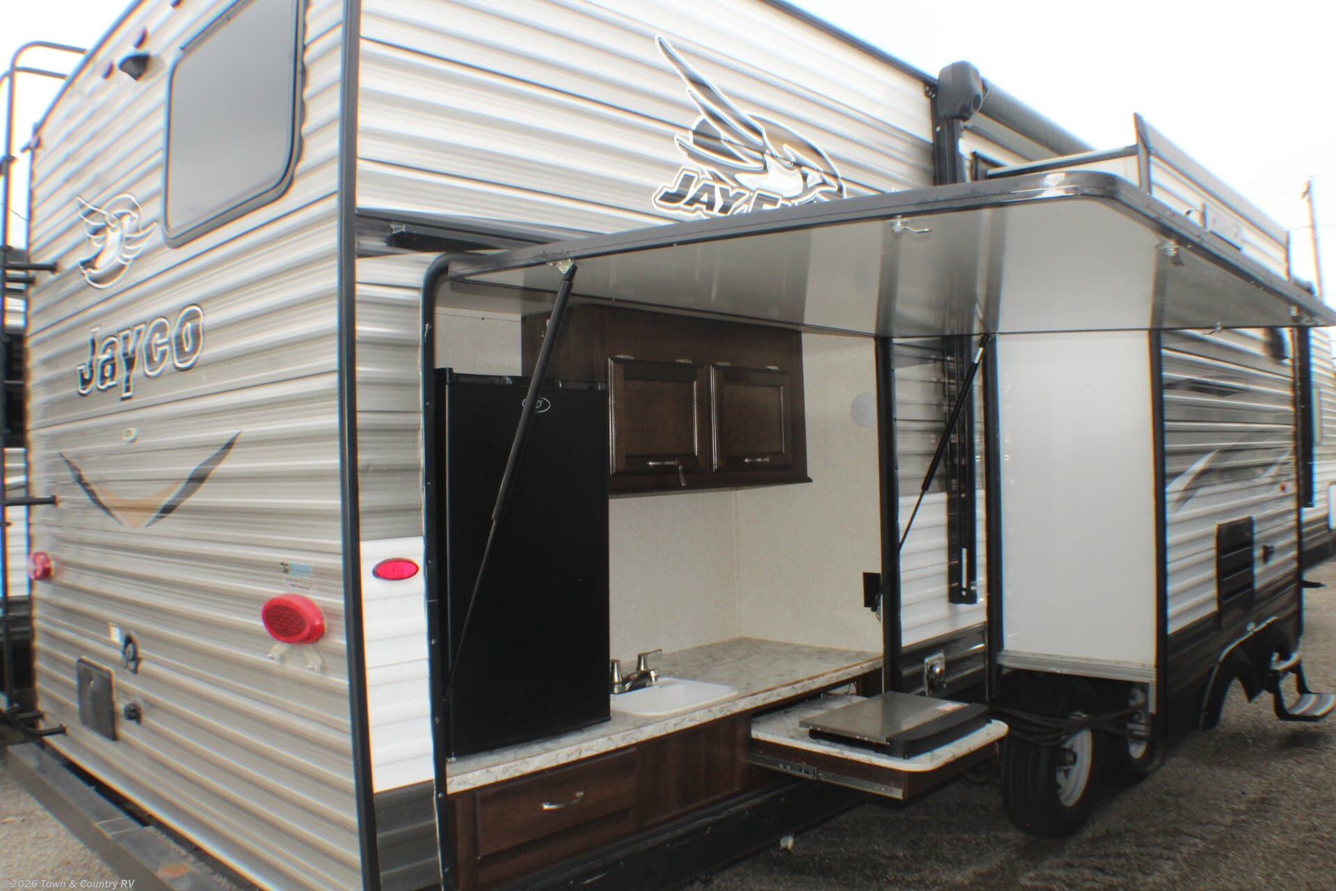 2018 Jay Flight 33RBTS by Jayco from Town & Country RV in Clyde, Ohio