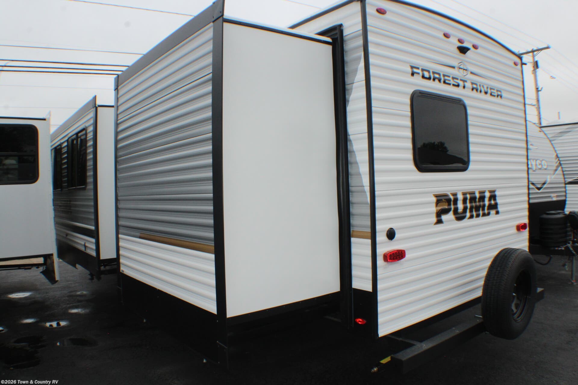 2026 Palomino Puma 305-BHCE - New Travel Trailer For Sale by Town & Country RV in Clyde, Ohio