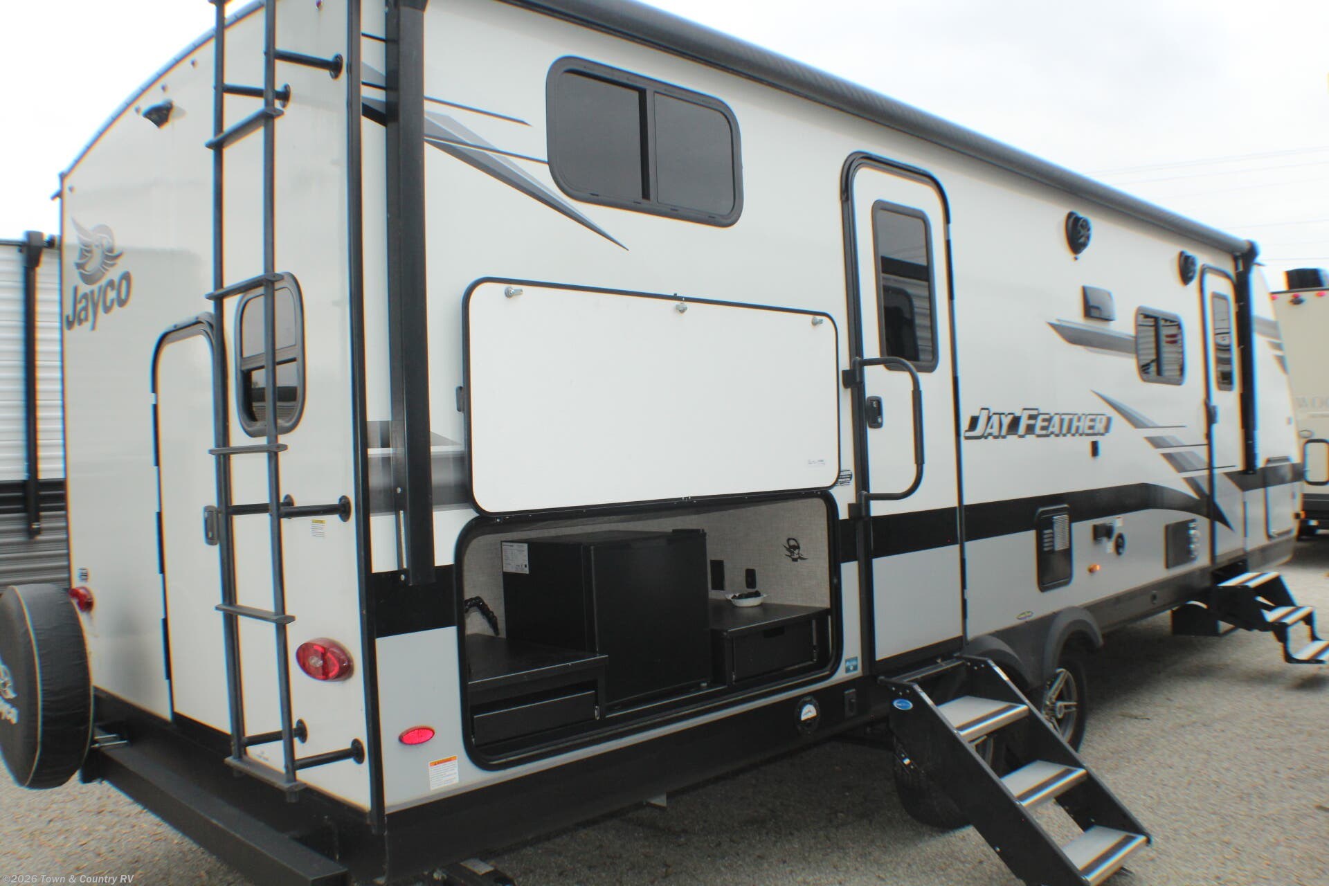 Used 2023 Jayco Jay Feather 24BH available in Clyde, Ohio