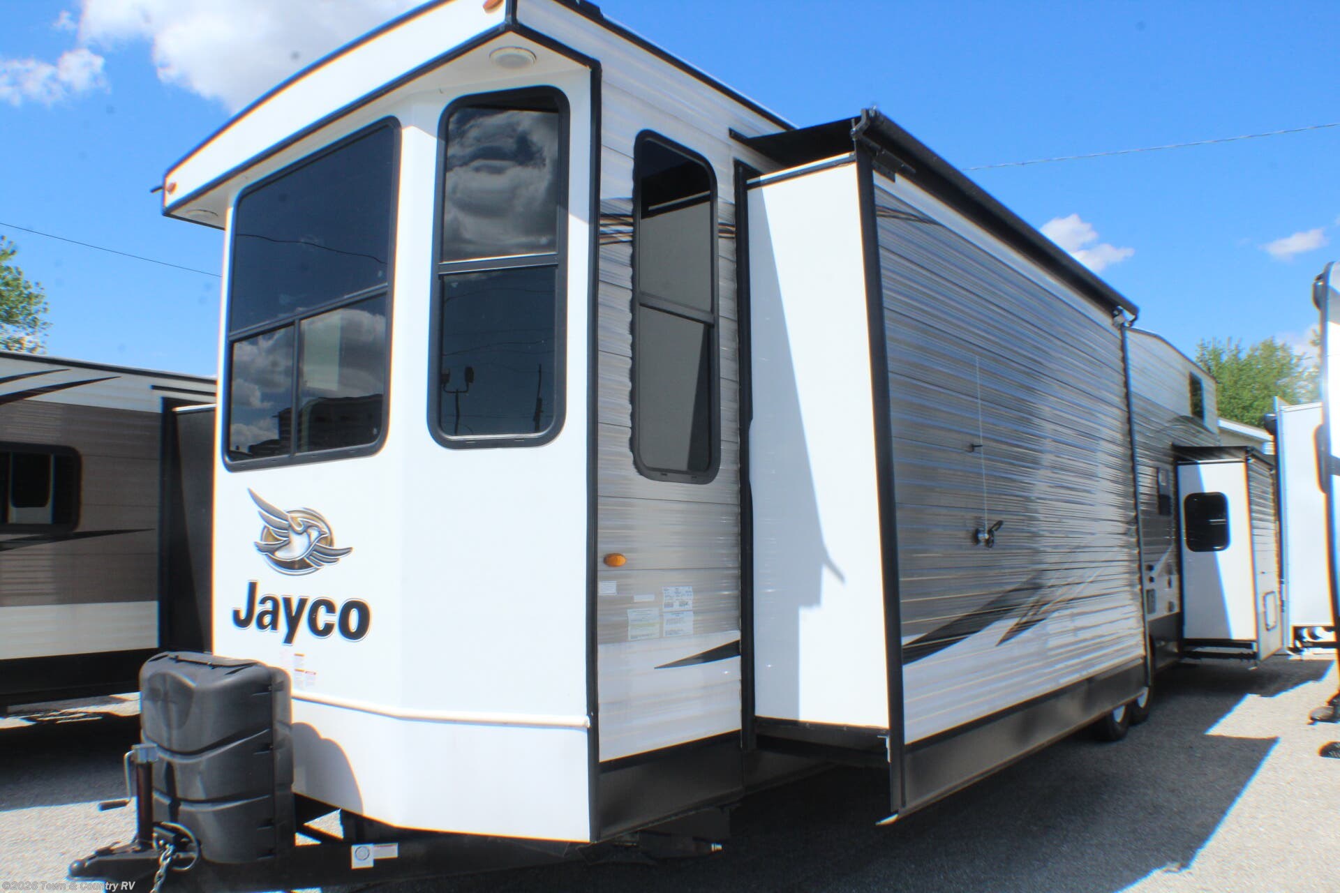 2020 Jayco Jay Flight Bungalow 40LOFT - Used Destination Trailer For Sale by Town & Country RV in Clyde, Ohio