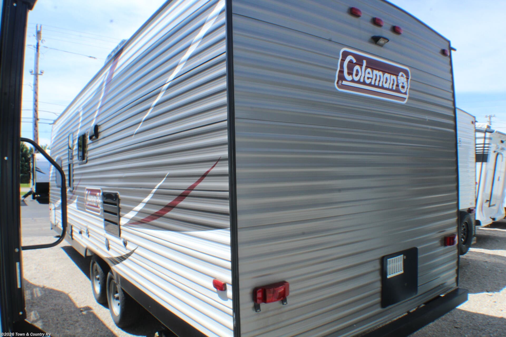 2018 Dutchmen Coleman Lantern 274BHS - Used Travel Trailer For Sale by Town & Country RV in Clyde, Ohio